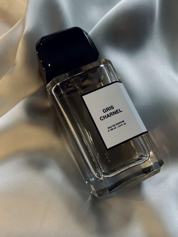 Perfume Esencial Diario de 100 ml, Aroma Romántico a Madera de Oud y Pimienta, Colonia Encantadora para Hombre, Colonia Masculina Suave, Éxito de Ventas