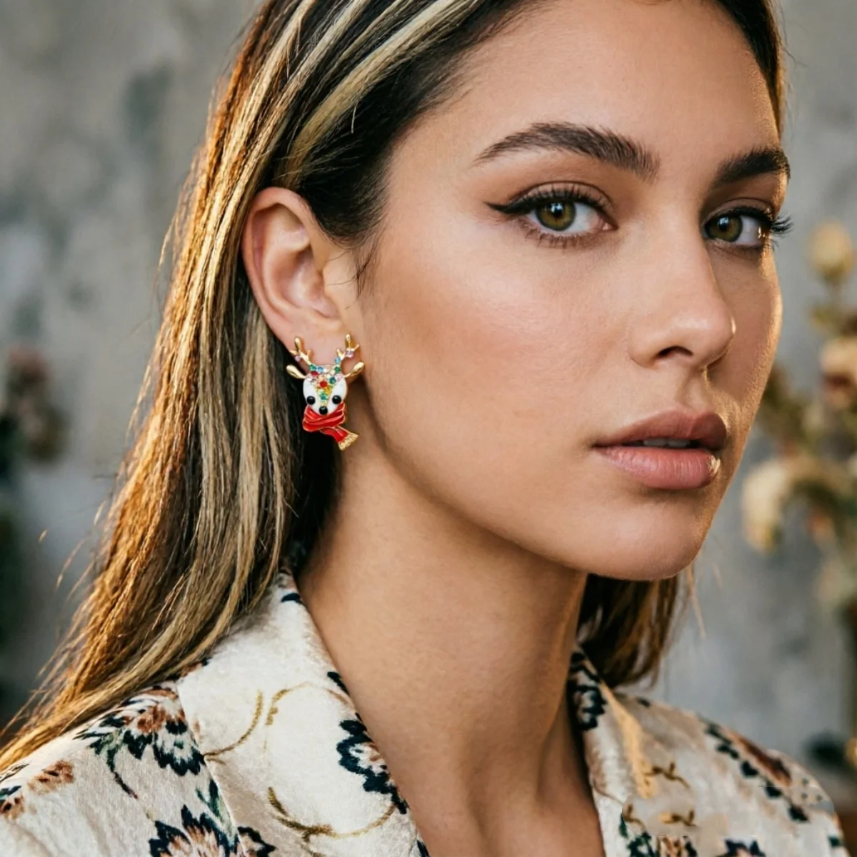 Weihnachtliche Zierliche Ohrringe mit Rotem Schal und Hirschmotiv für Damen, Bunte Strass-Rentier-Elch-Tier-Ohrringe, Neujahrs-Schmuck – Detail 17