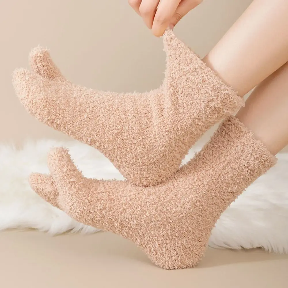 

Thickened Warm Two Toe Fleece Socks Sleeping Mid Tube Separate Toe Plush Socks Hosiery Simple Floor Socks Winter For Female Men