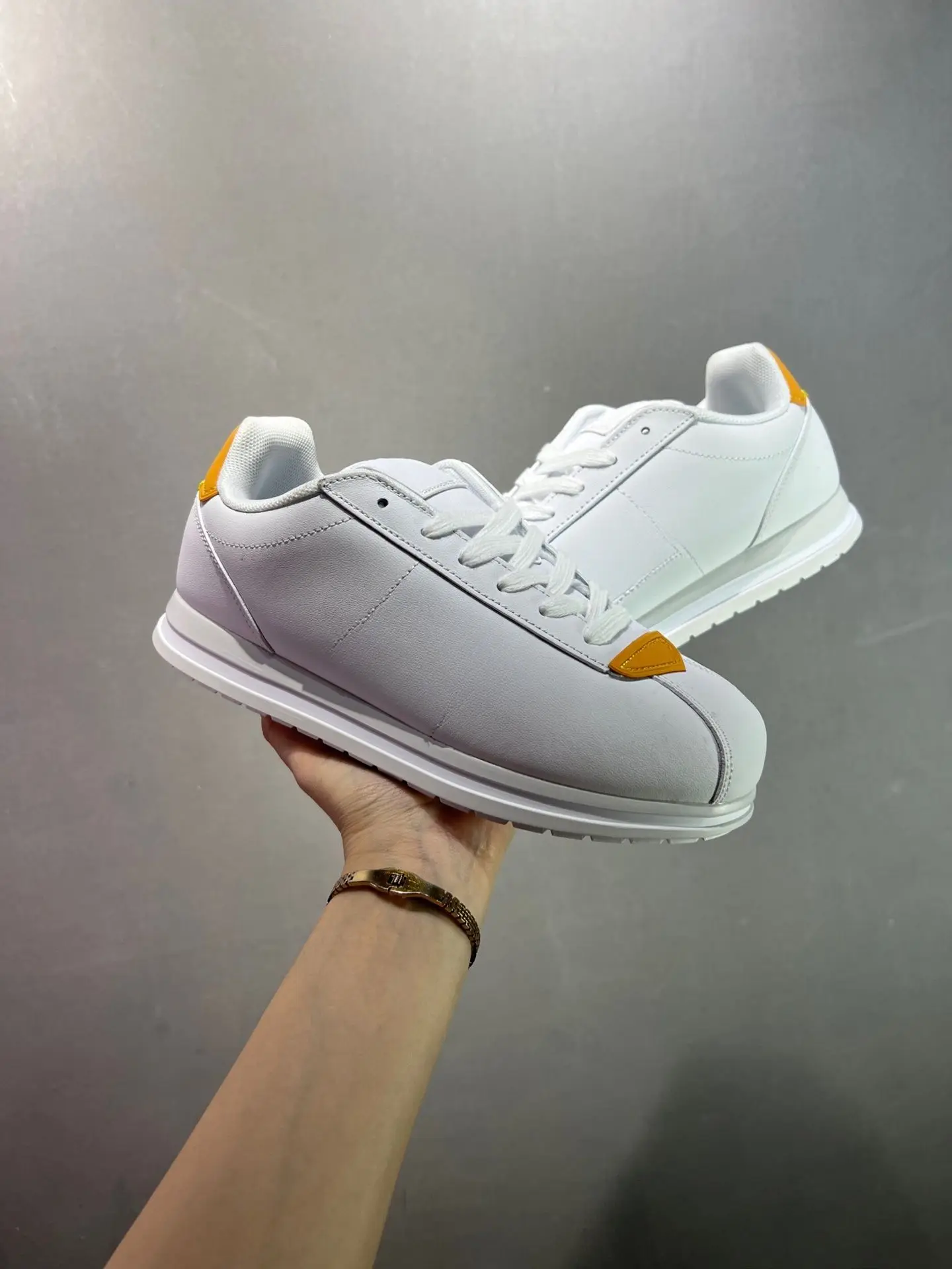 Creamy White Gentle Style Unisex Casual Skate Shoes, Delicate Upper Flat Skate Sneakers, Shock Absorbing Comfort Rubber Sole, Versatile Footwear for Spring Summer Travel, Campus Life and Dating Outfit Matching for Men and Women