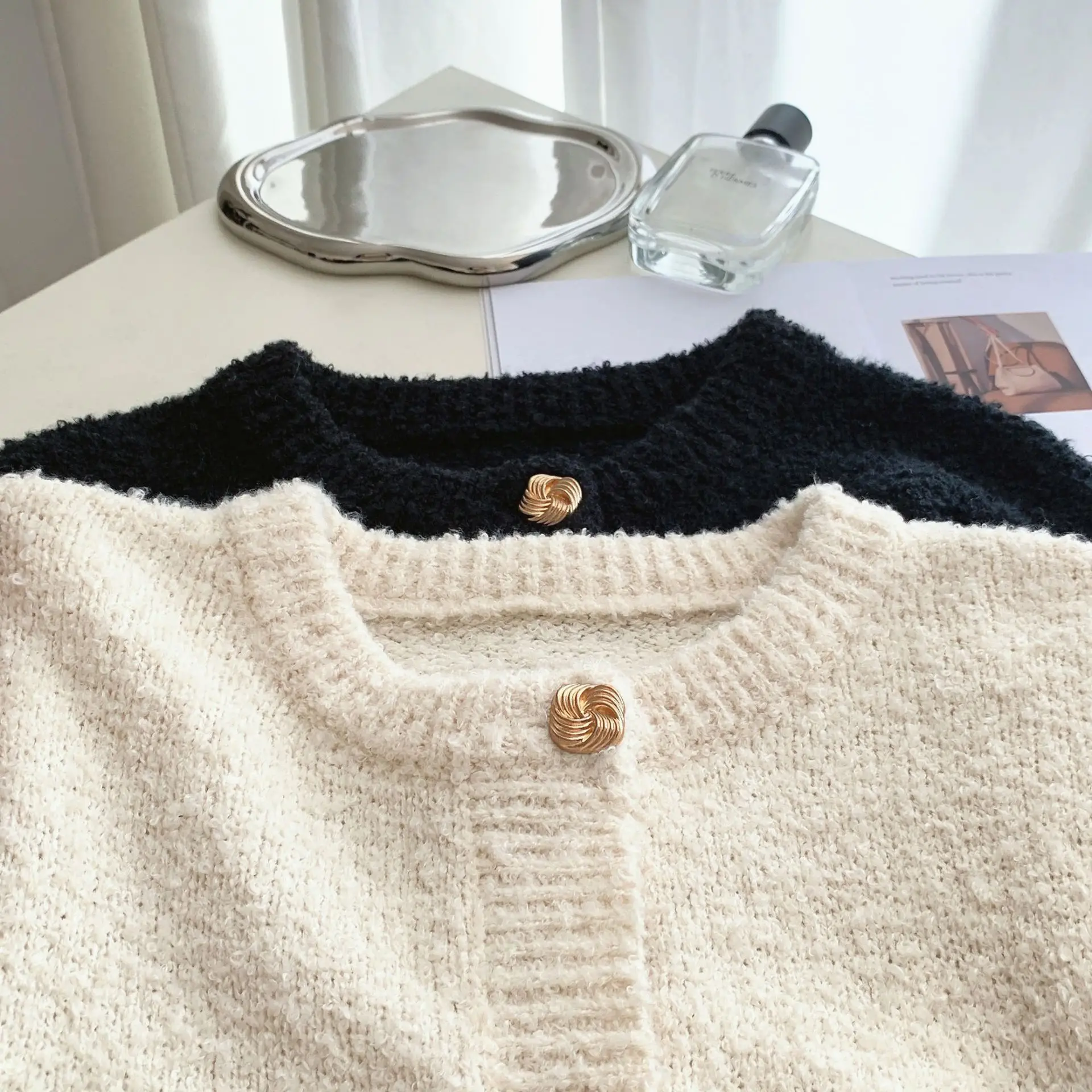 Autumn New French Plush Gold Button White Knitted Cardigan Coat Women\'s Sweater Loose Short Round Neck Outer Wearing Sweater