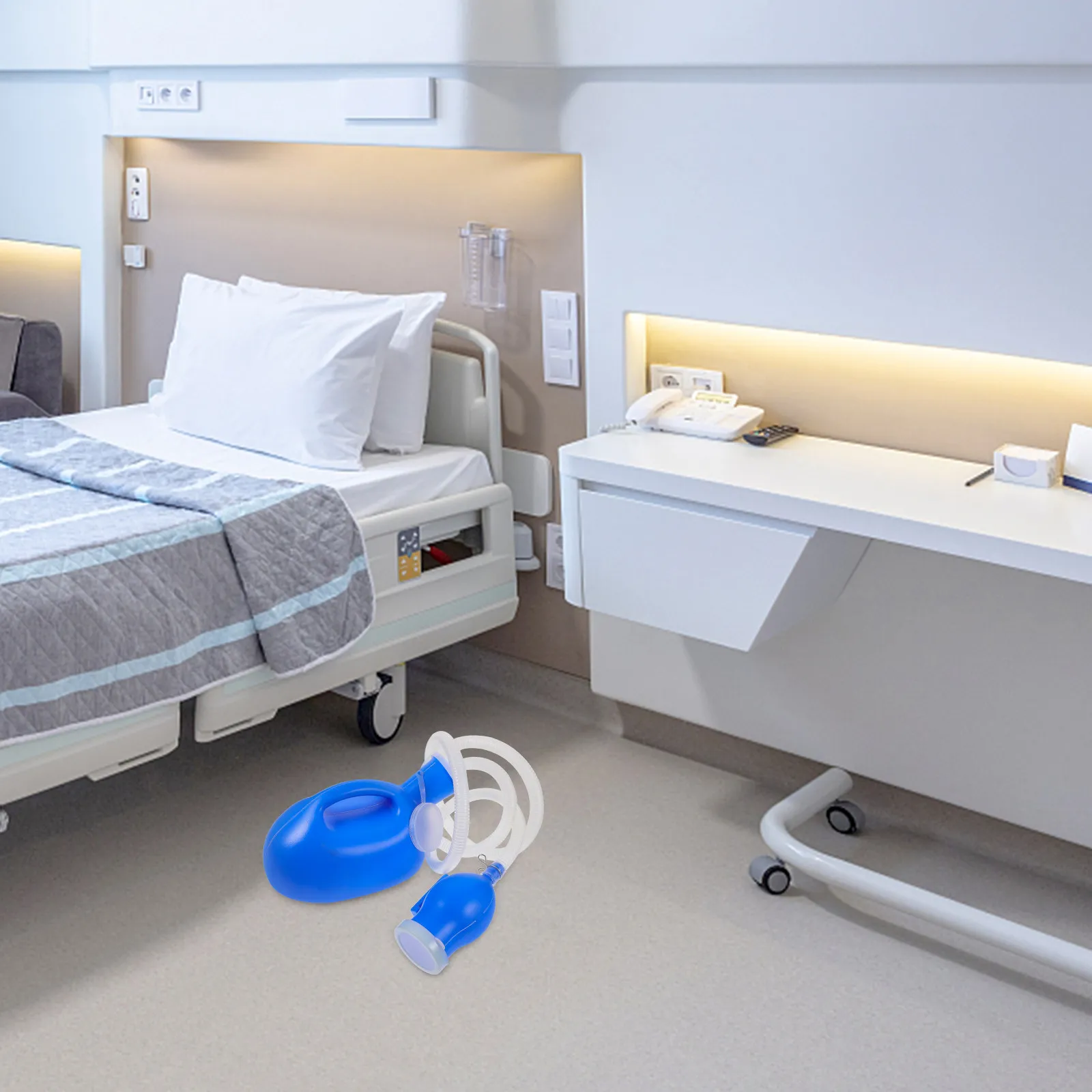 

Large Capacity Portable Urinal Pe Plastic Urine Pot for Men Portable Male Urinal Bottle with Tube for Travel Camping Hospital