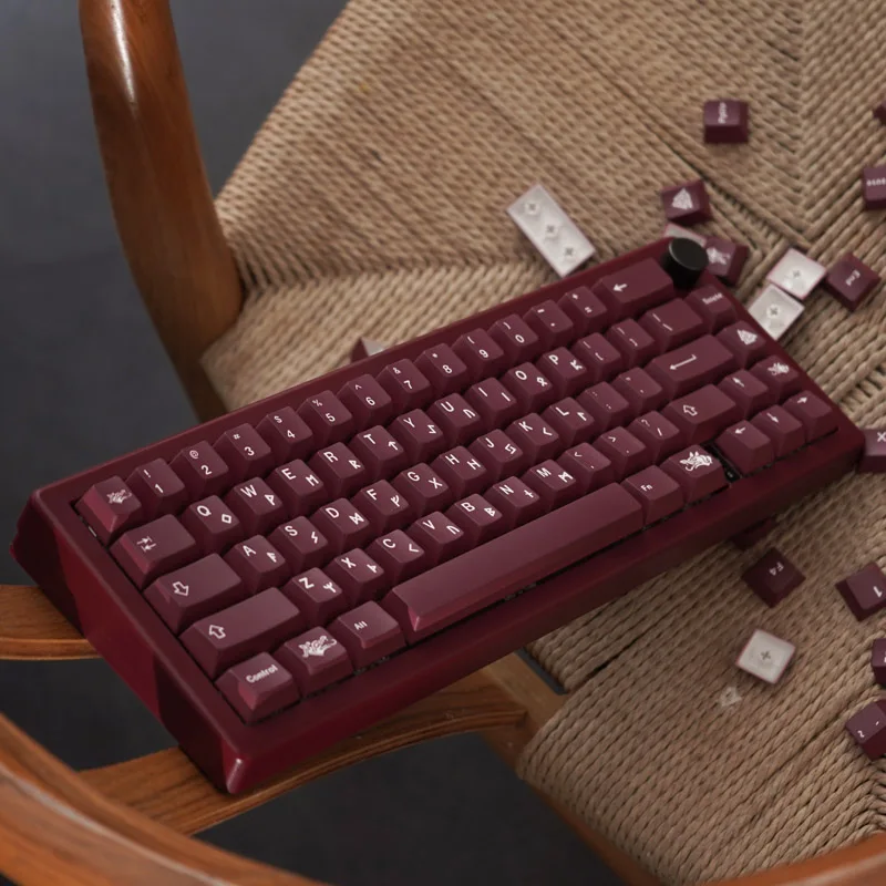 Conjunto completo do teclado GMK Blood Sacrifice Red, 129 teclas, Teclas PBT, DYE-Sublimação, Perfil Cereja, Teclado Mecânico