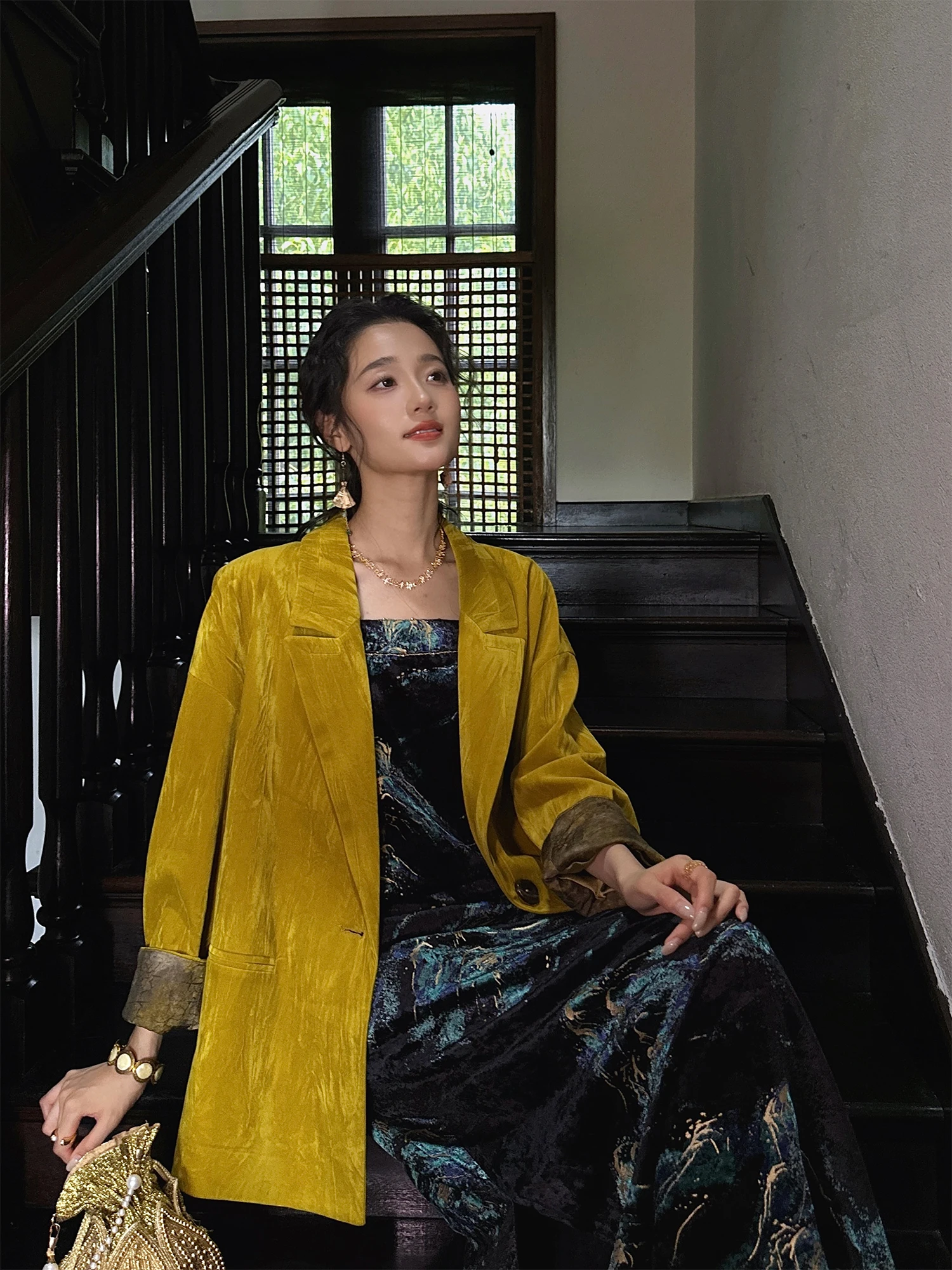 

Новый женский вельветовый пиджак Sanji Bla Flower в китайском стиле с эффектом помятости, коллекция 2025 года, модный повседневный верхний предмет одежды в национальном стиле