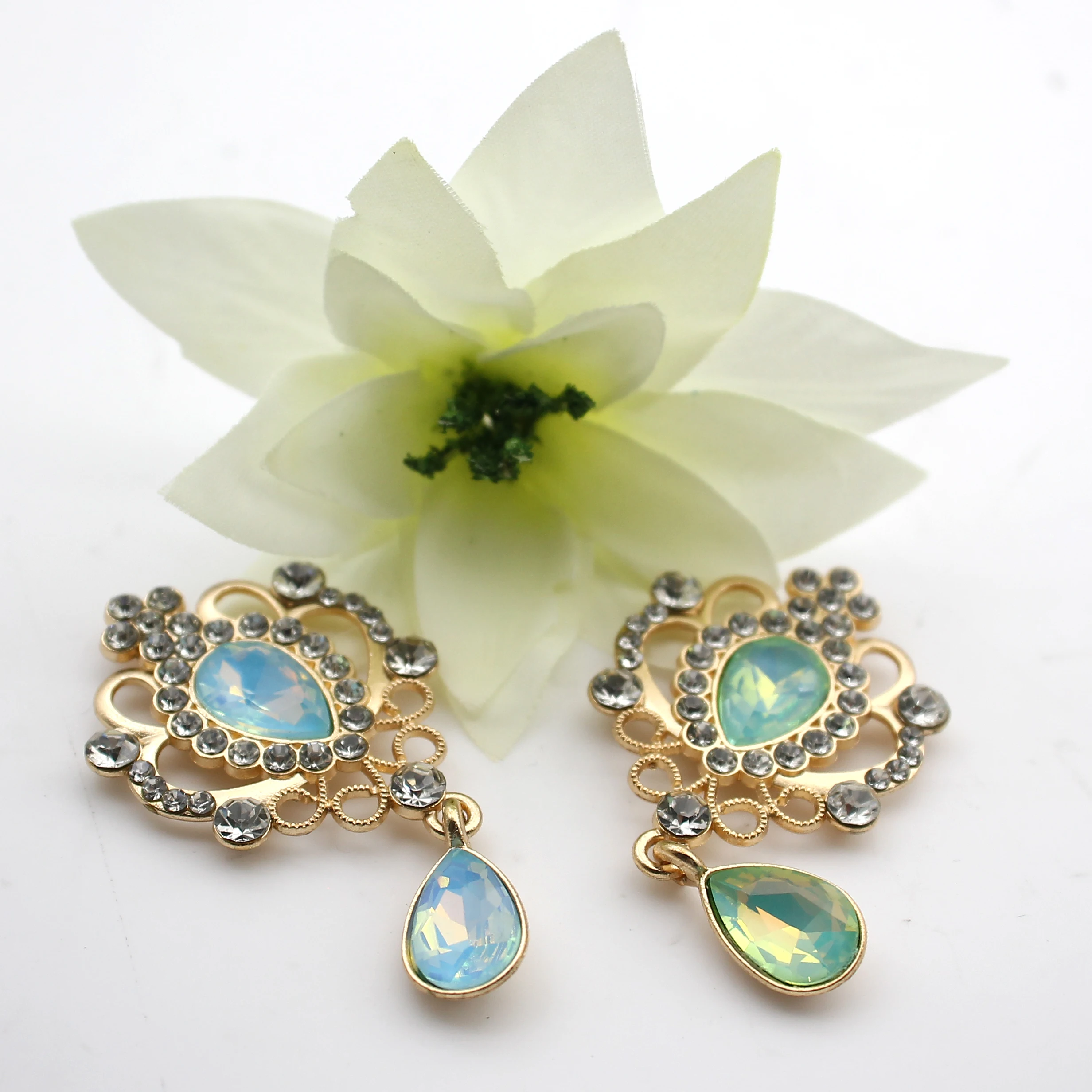 10Pcs/Pack 2.5x5cm Vintage Hollow Filigree Teardrop Rhinestone Charms Gold Plated Zinc Alloy Mixed Color Crystal Pendants for We
