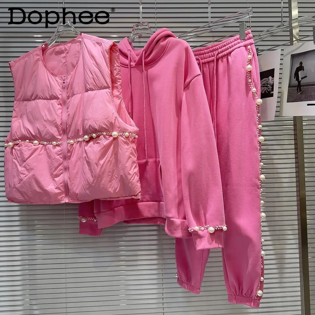 

2024 Winter New Pearl Bead Down Vest and Sweatshirts and Sweatpants Fleece Three-piece Sets Women Outfits Sweet Pink Sports Suit