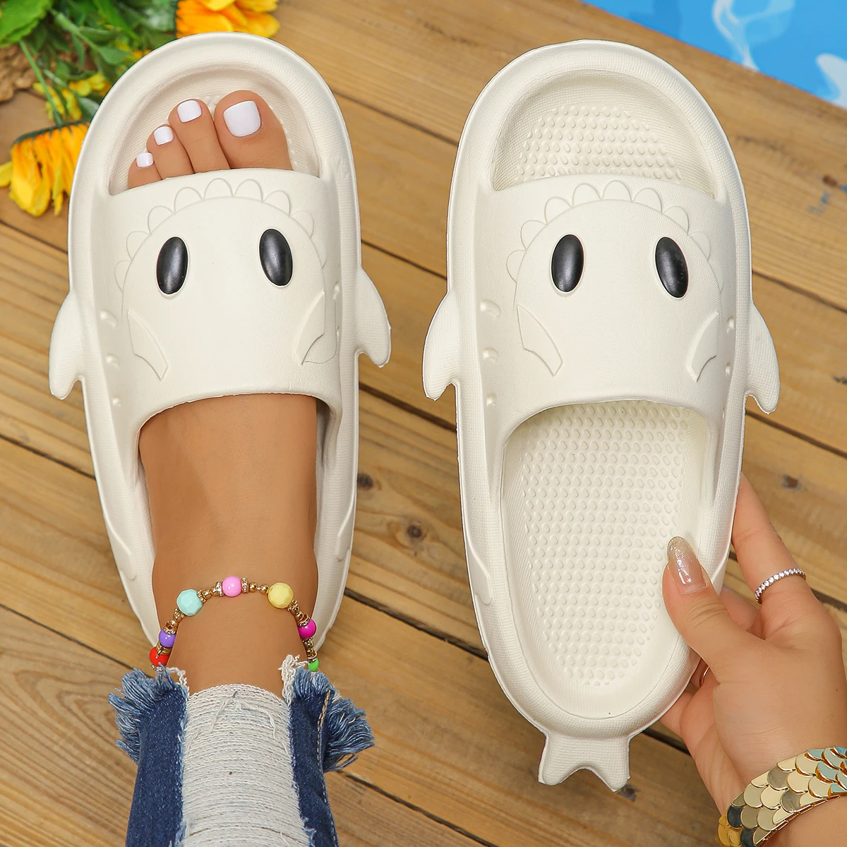 Summer Home Shark Slides for Women Eva Indoor Bathroom Comfort Cloud Slippers Woman Anti Slip Beach Flip Flops Soft Sandals 2024