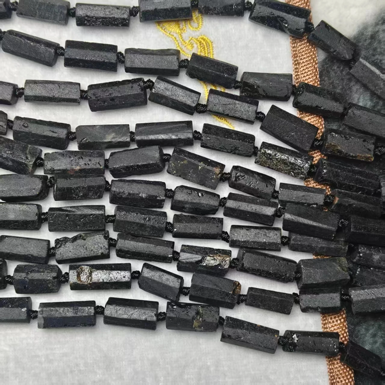 Natürliche Mattschwarze Turmalin-Schleifperlen, Zylindrische Lose Perlen mit Geradem Loch für DIY Armband- und Halskettenzubehör – Detail 2