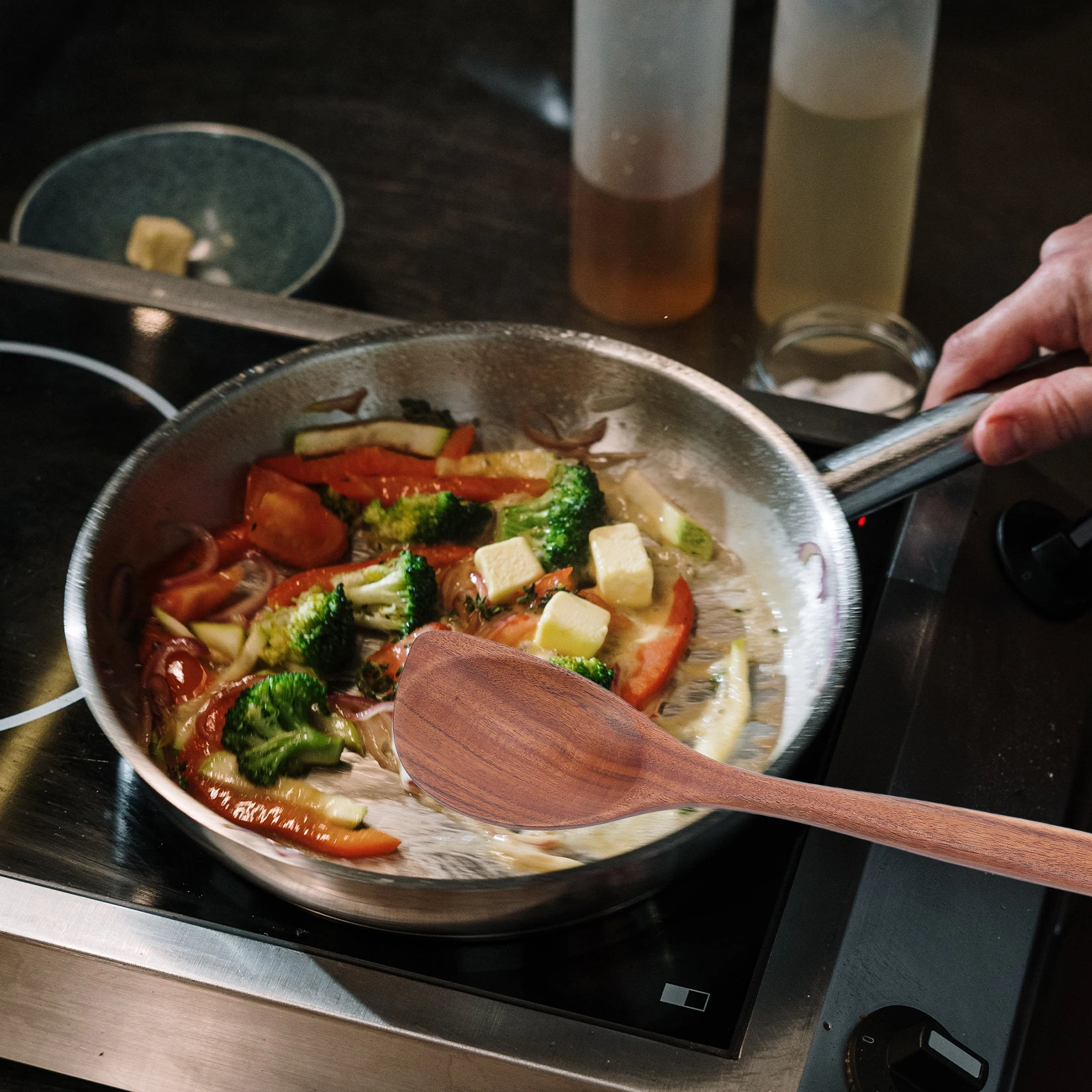 

Ergonomic Teak Wood Soup Spoon Japanese Corner Ladle for Cooking Stirring and Scraping Smooth Non-Stick Kitchen Cooking Utensil