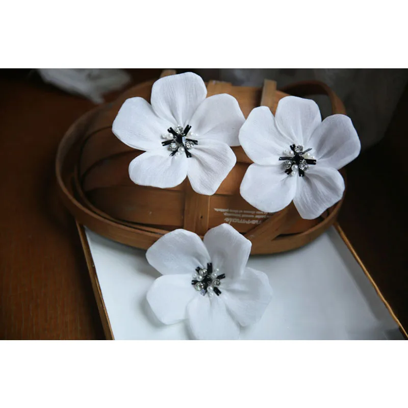 3D Large 11CM White Black Flower With Beads Patch Sticker Sew on Patches Applique Embroidery DIY Clothing Accessories