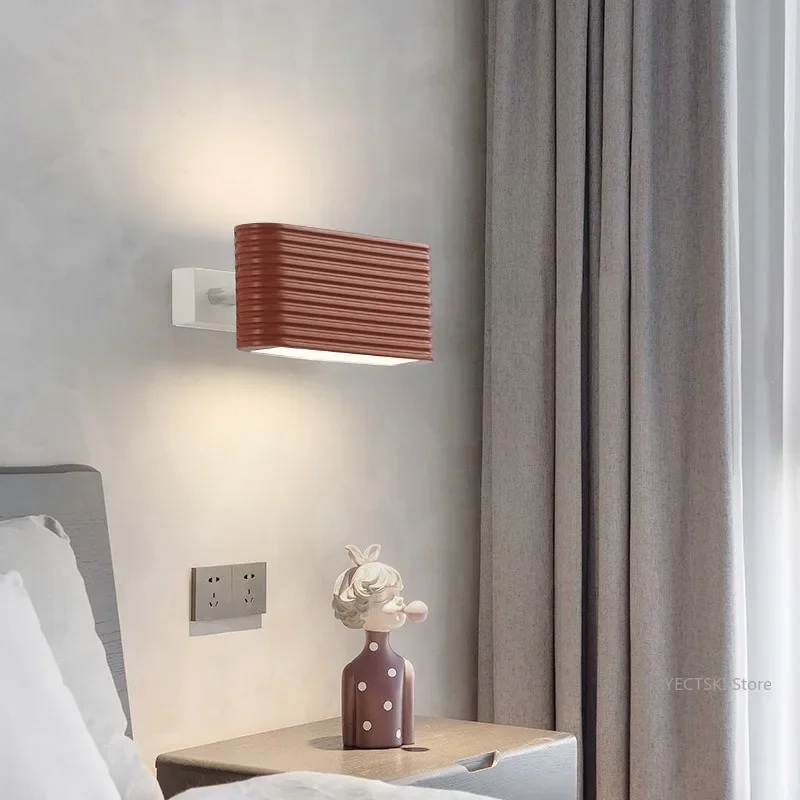 

GHJUYIOL Cream style bedroom bedside lamp, simple and creative corridor staircase lamp, living room background wall lamp