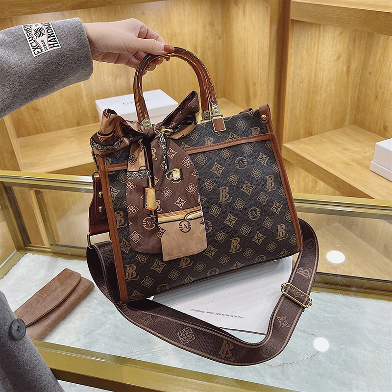 

Versatile Shoulder Bag Women Multifunctional Handbag Lightweight Fashionable Essential For Daily Use And Special Events