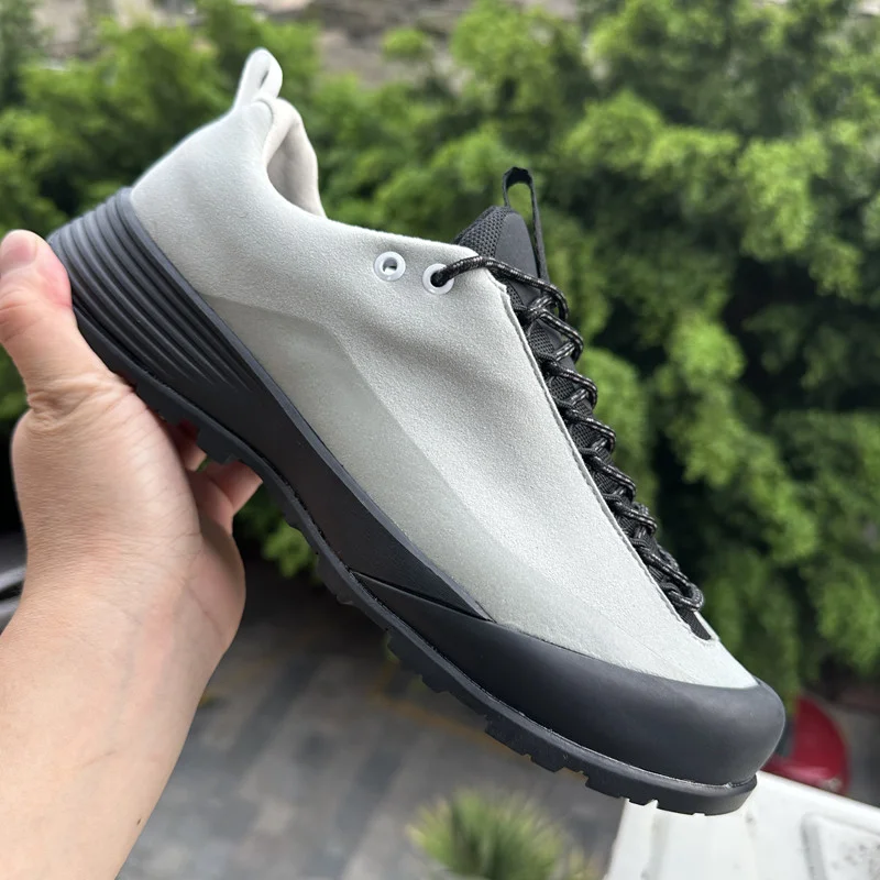 أحذية رياضية جلدية مقاومة للماء مقاس كبير أحذية عصرية للمشي لمسافات طويلة في الهواء الطلق 39-48 أحذية رياضية للركض للرجال وسادة هوائية