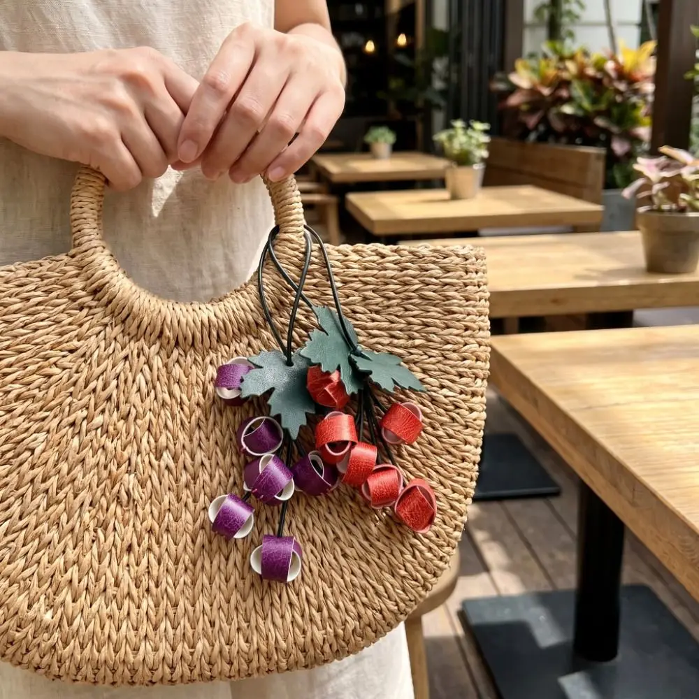 Trendy Key Chain Grape Shape Leather Pendant Weave Handmade Grape-shaped Skewer Keychain Hanger Fashion Pu Fruit Bag Charm Women