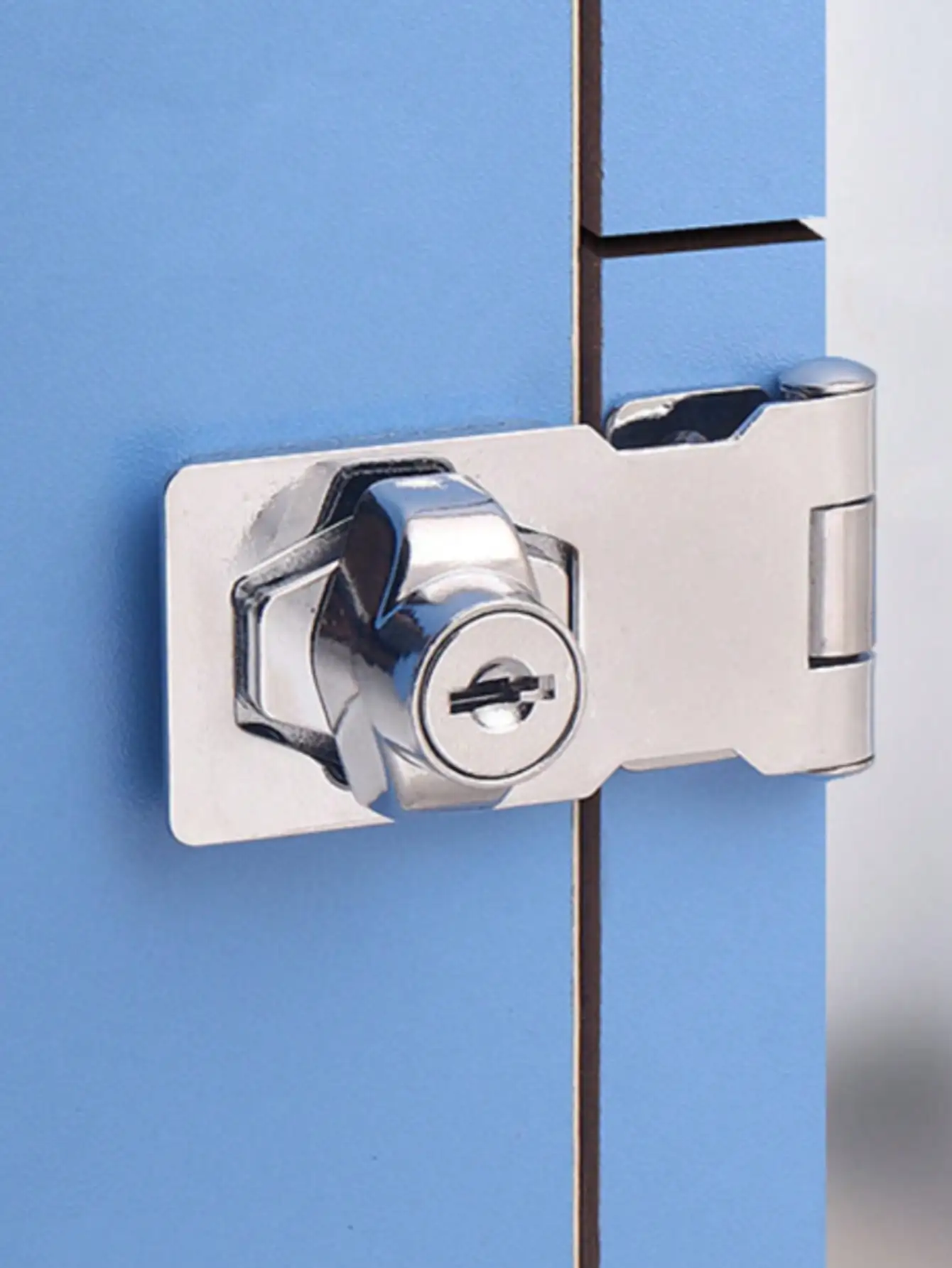 

1pc Cabinet Door Lock Sign With Lock, Drawer Lock, Mailbox Lock (1 Set Includes Lock, 2 Keys, 6 Self-Tapping Screws)