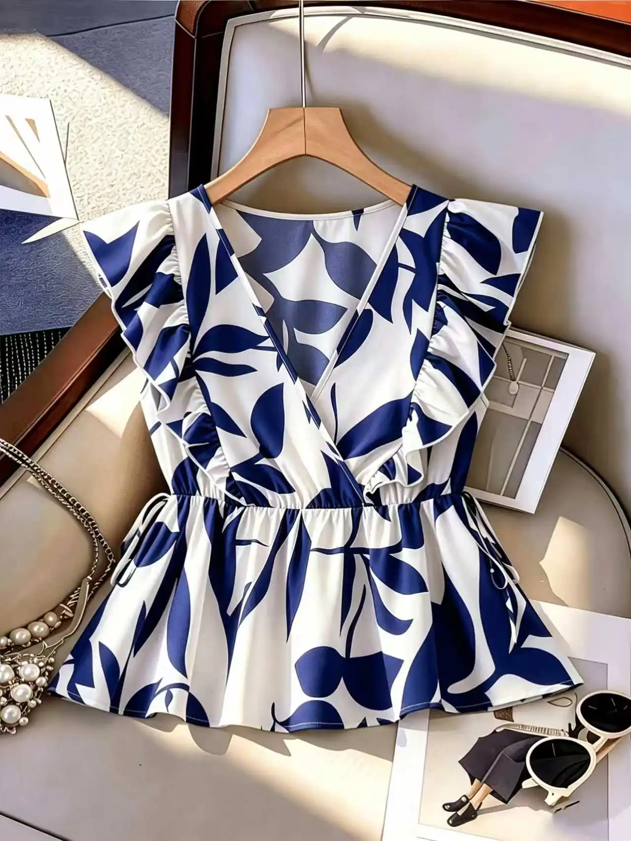 

Plus Size Blue White Leaf Print Blouse Women V-Neck Ruffle Sleeve Peplum Hem Casual Top