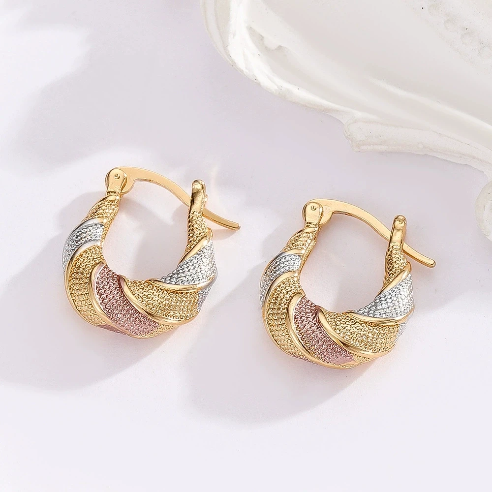 HUANQI Retro Asymmetrical Openwork Mesh Earrings Trendy Horn-Shaped Women's Jewelry Perfect for Everyday Styling NEW