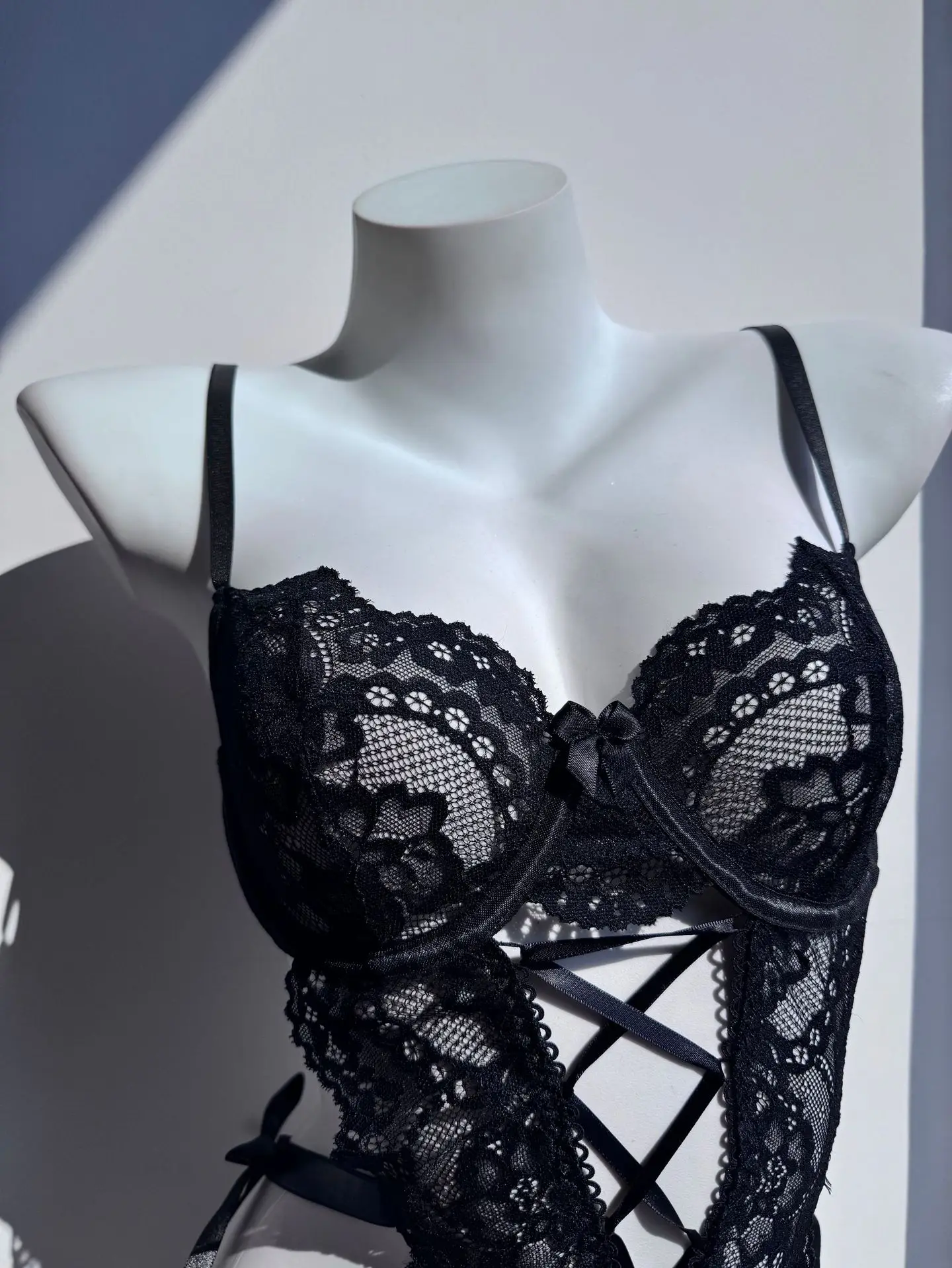 Ellolace sedutor lingerie sexy sissy vibrador aberto virilha bodysuit excepcional oco alça lateral renda íntima mulher roupas