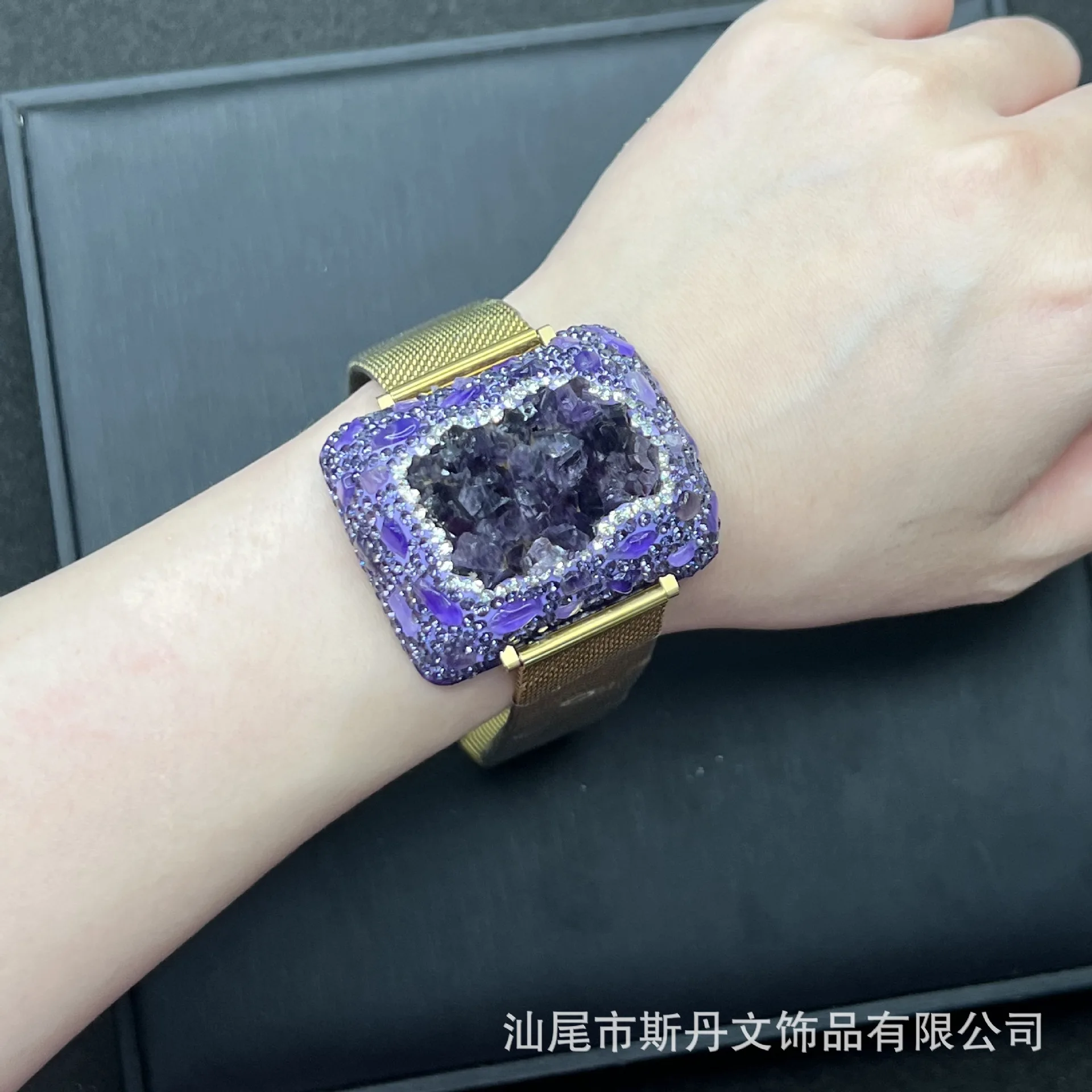 

New Uruguay purple tooth bracelet, hand-inlaid rough stone hand, niche versatile high-end wristband, wholesale supply