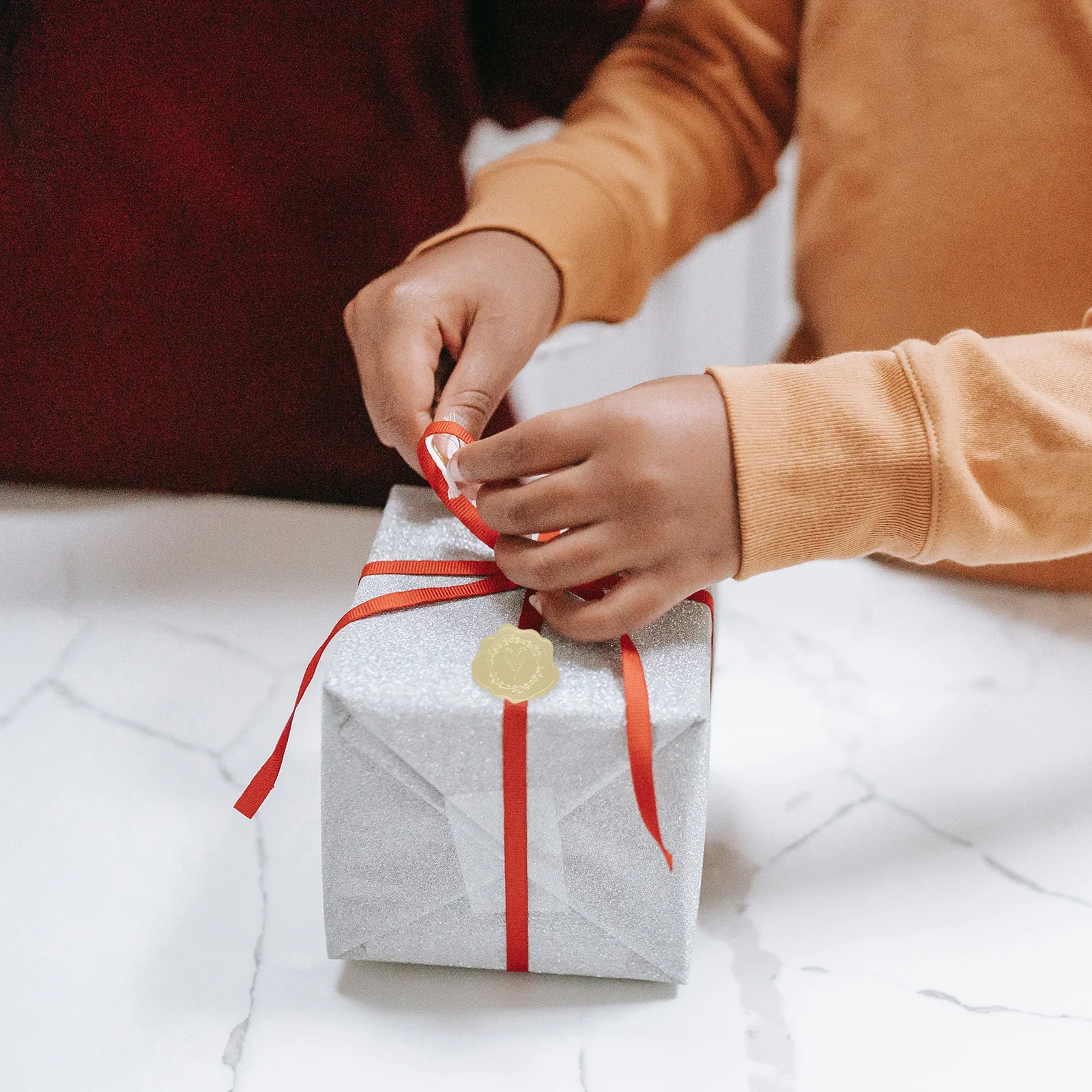 

10 Sheets Golden Embossing Sealing Stickers Self-Adhesive Envelop Decals for Handmade Cards Letters Wedding Invitations DIY