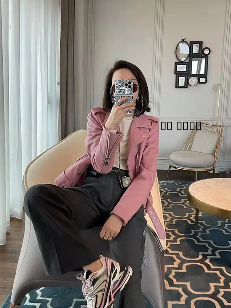 Veste en cuir véritable pour femme, col tailleur, coupe ajustée, fermeture éclair, rose, nouvelle collection 2024 de Mme Chen