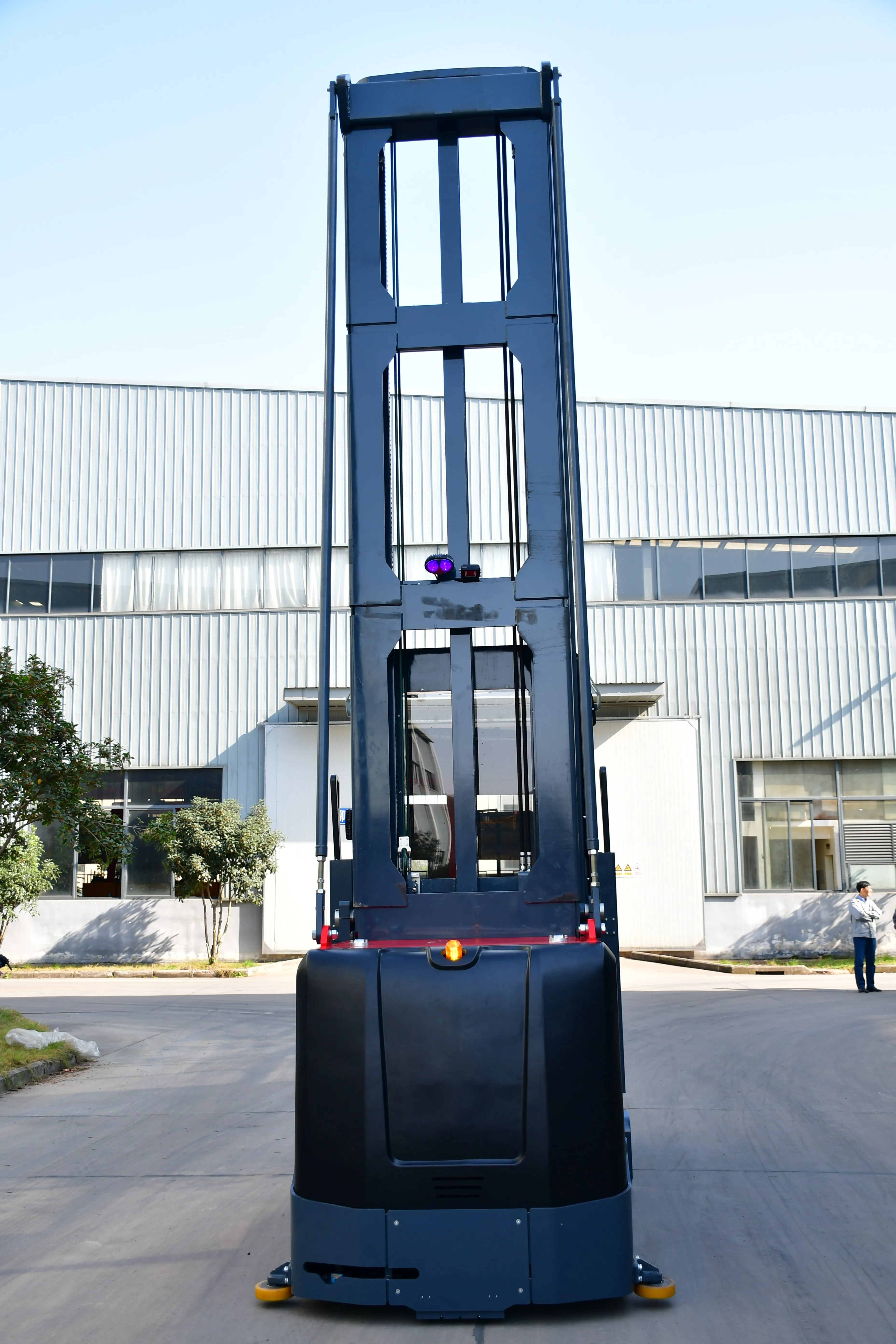 MAN UP 3WAY FORKLIFT NARROW WAY FORKLIFT TRUCK 12 Meter FORKLIFT REACH STACKER