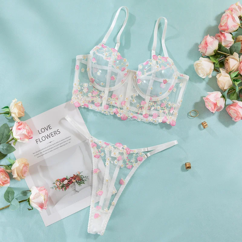 

2025 Hot-Selling Sweet Floral Embroidered Fishbone Camisole Thong Set Sexy Women's Hollow-Out Lingerie