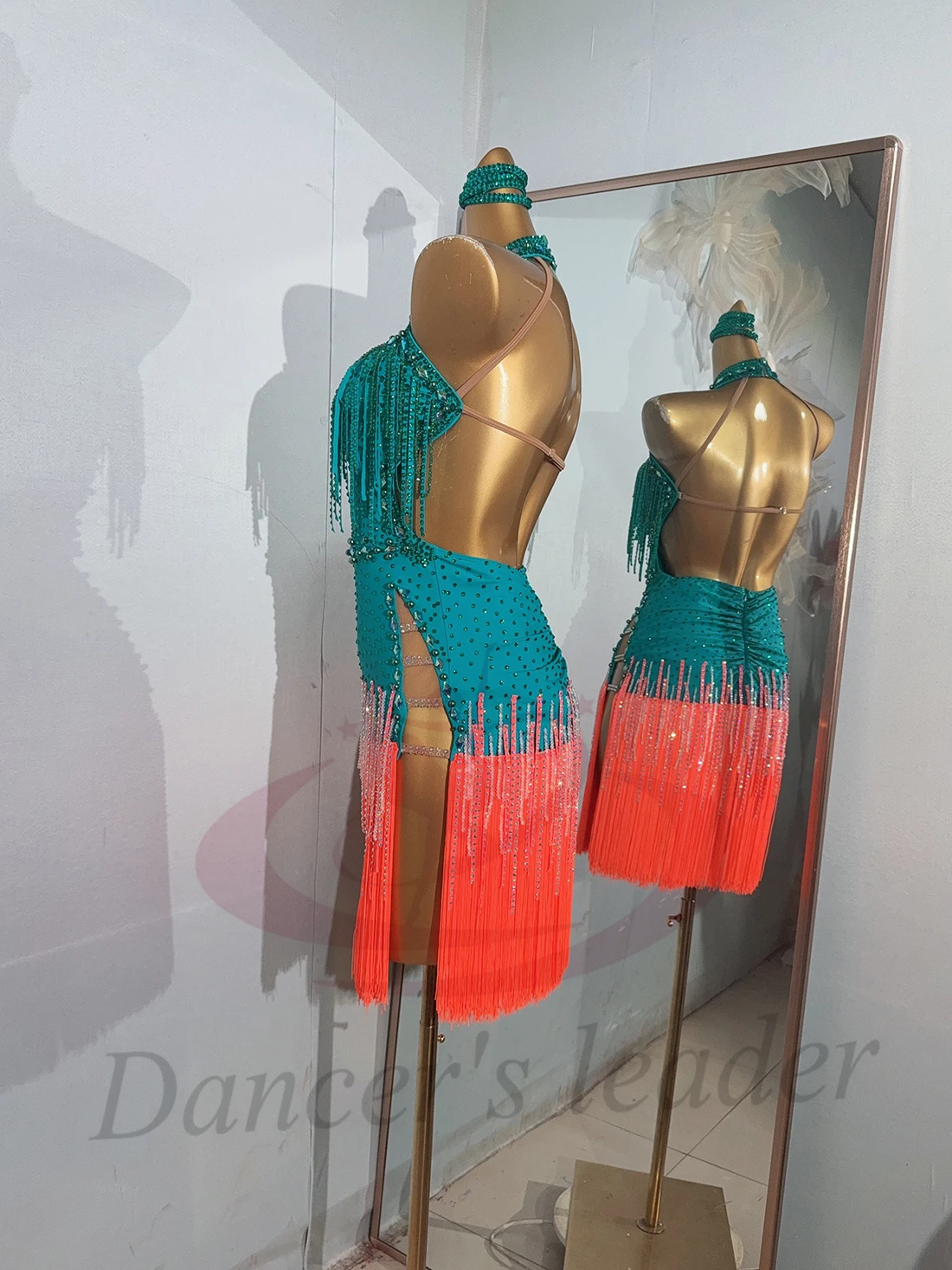 Latijnse dansers, volwassenen, kinderen, hoogwaardige op maat gemaakte holle jurken, rokken met kwastjes, Samba-strass-prestatiejurken