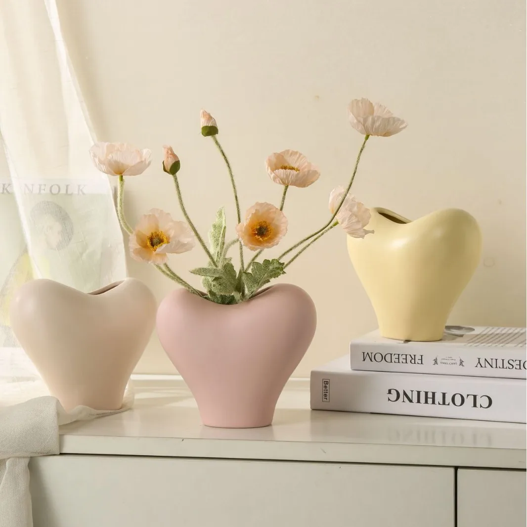 Instagram style high aesthetic value love vase homestay model room decoration living room heart-shaped ceramic vase flower arran