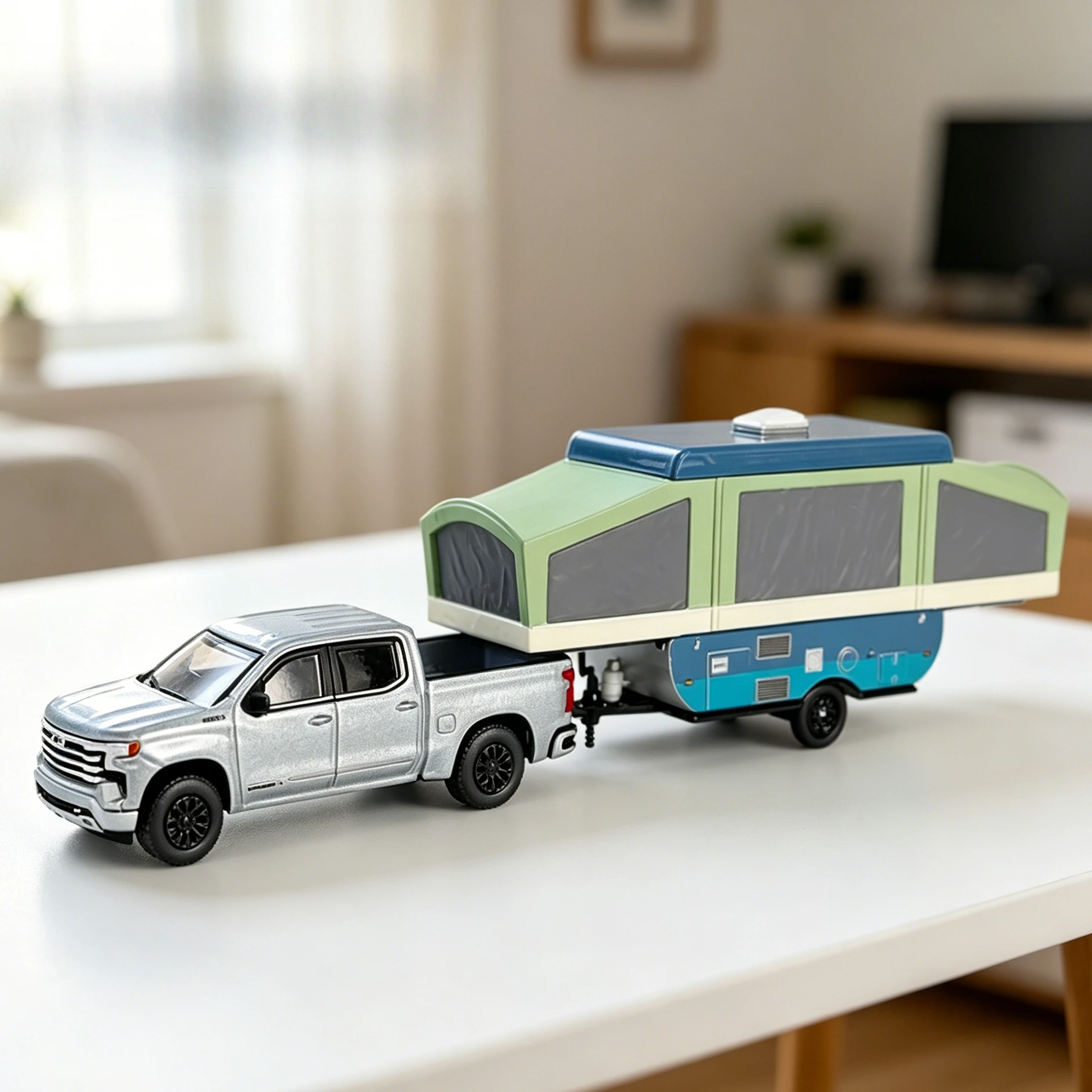 GreenLight 1:64 Hitch & Tow Collection 32-2024 Chevrolet Silverado with Pop-Up Camping Diecast Alloy Car Model Collectible Gift