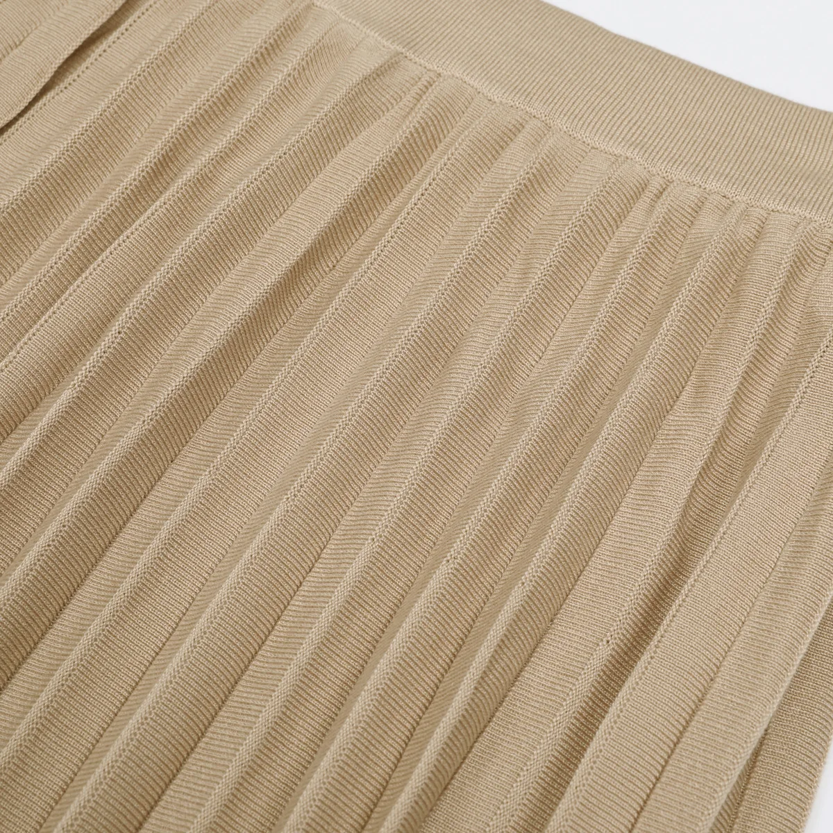 Conjuntos elegantes de punto de 2 piezas con cuello redondo y botones de Metal, Top de manga corta y faldas elásticas, trajes informales de verano para mujer