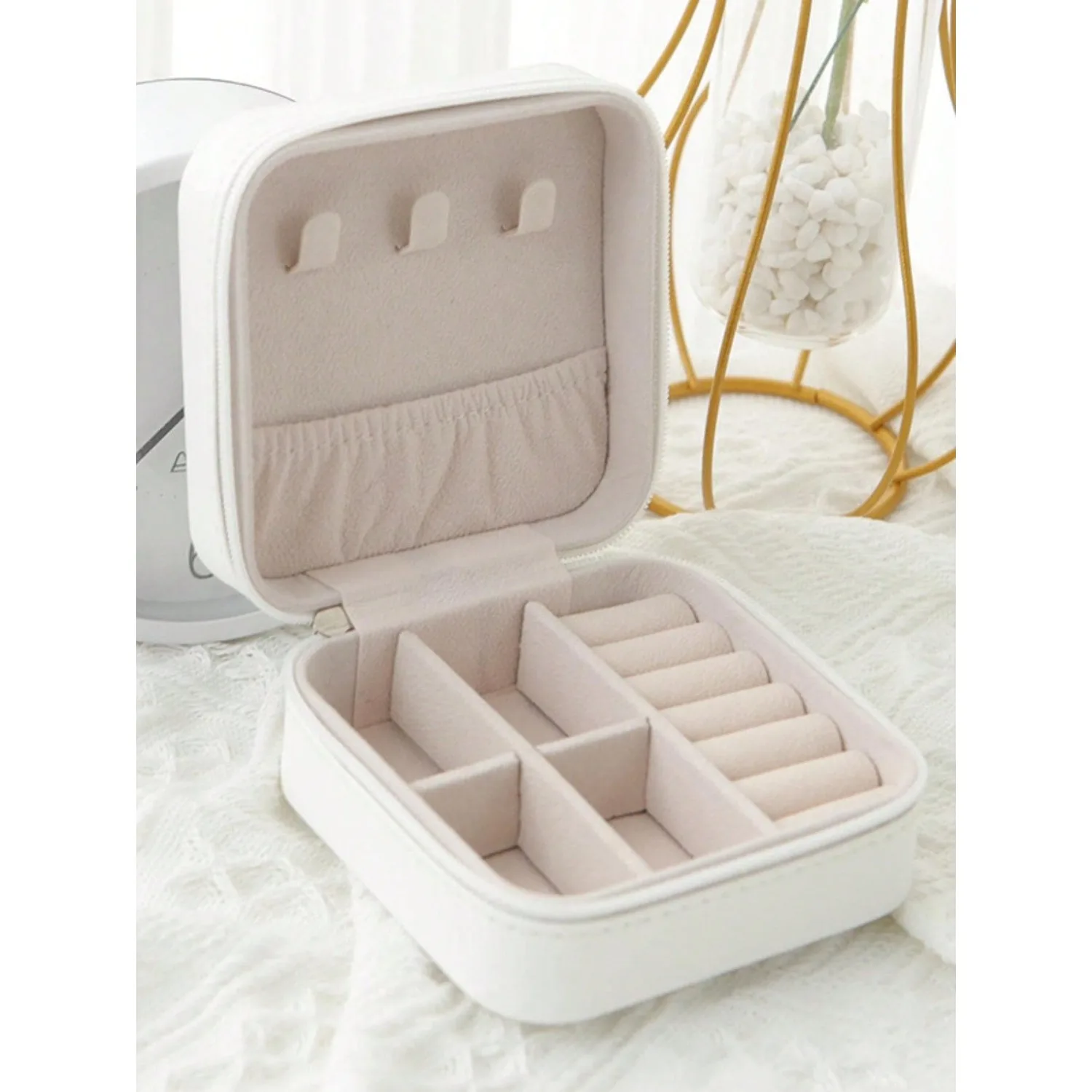 1pc Simple & Portable Palm-Sized Jewelry Box, European & American Style Ring & Earring Storage Box With Zipper Flip Cover