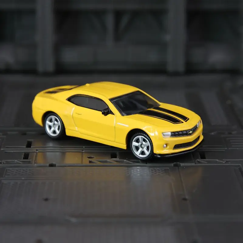 CCA 1:64 Chevrolet Camaro lega super modello di auto sportiva ornamenti per auto collezione dettagli ricchi, pregevole fattura e buona qualità