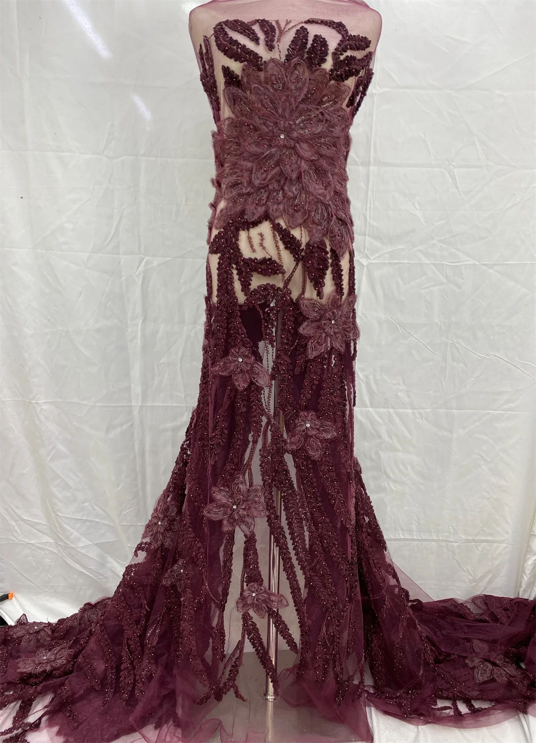 

Burgundy Cord Embroidered Lace Fabric Large Floral Pattern High Quality Tulle Material For Wedding Party Dress Evening Gown Sewi