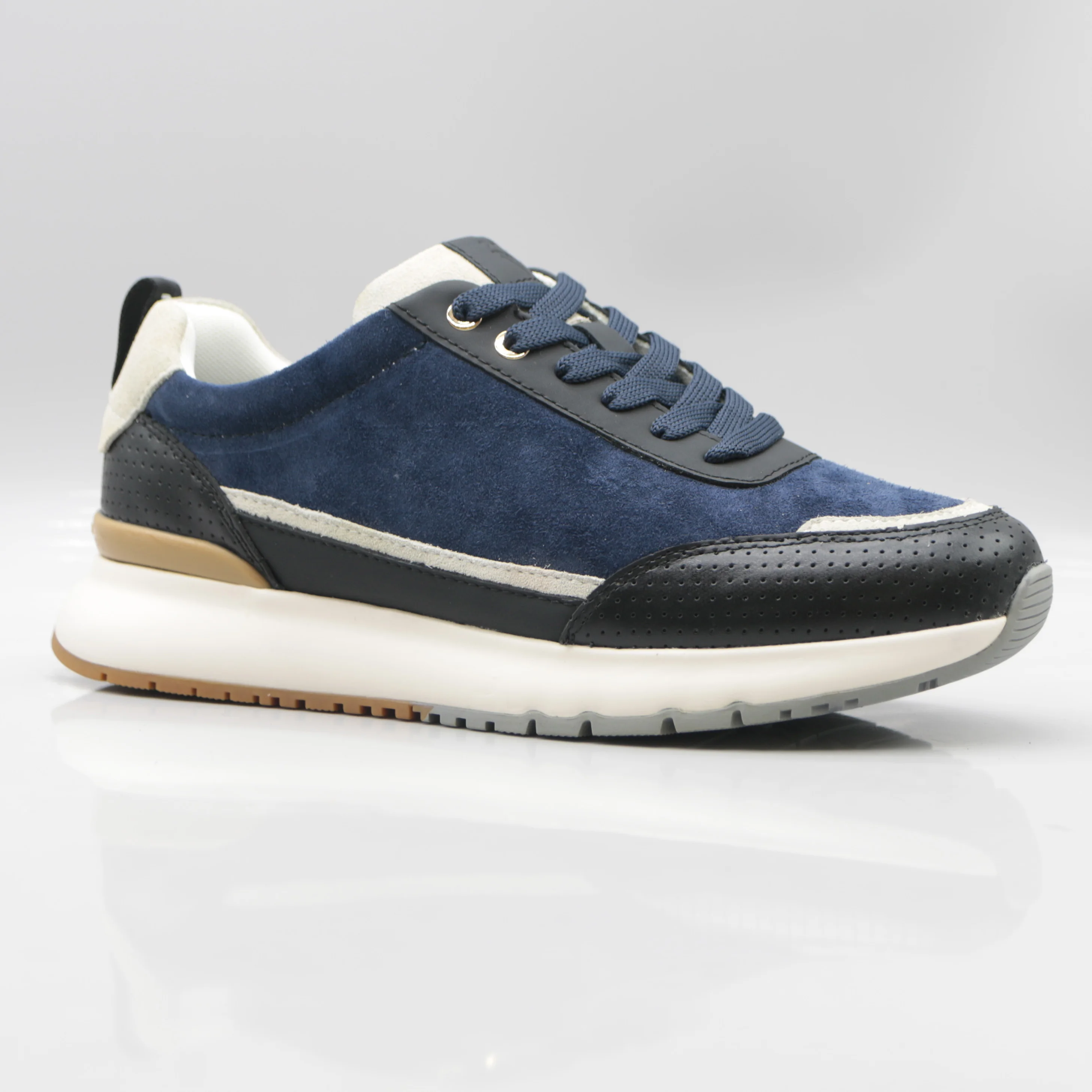 

Comfortable Faionable Men's Leather oes Thi Bot Heightening Sports oes Dad oes Breathable Low Top round Toe