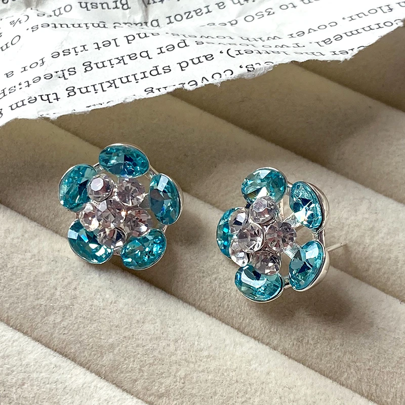 GANPUP Kreative Funkelnde Blumen-Ohrstecker mit Kubischem Zirkonia für Damen, Modischer Neuer Ohrpiercing-Schmuck, Geschenk für Partys – Detail 4