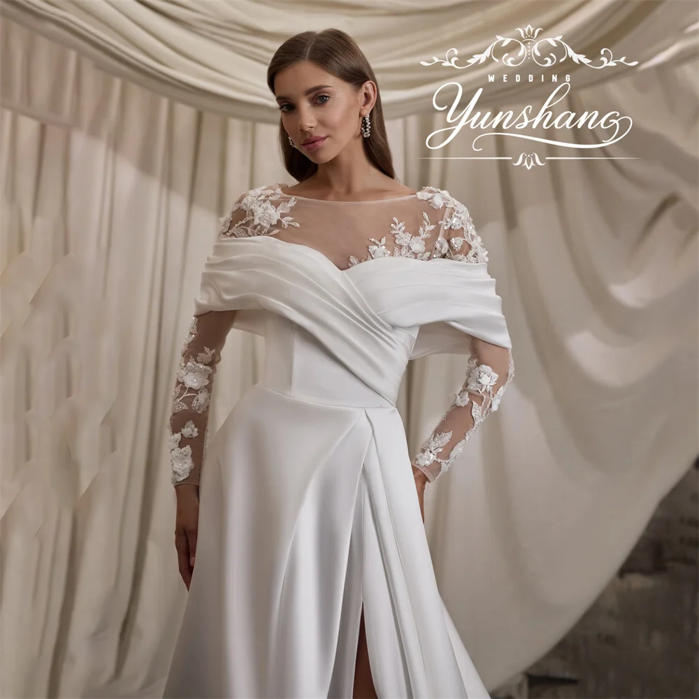 YunShang Maßgeschneidertes schulterfreies Brautkleid mit Spitzenstickerei-Applikationen, A-Linie, hoher Schlitz, Sweep-Zug, O-Ausschnitt, Rüschen, Morde New