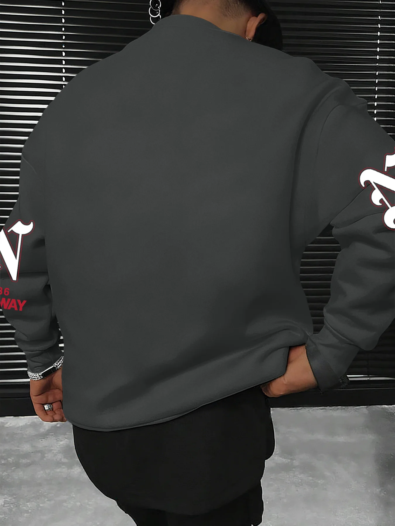 Herren Oversize-Sweatshirt mit überschnittenen Schultern, Vintage-Norwegen-Textdruck, Hip-Hop-Freizeitpullover – Detail 7