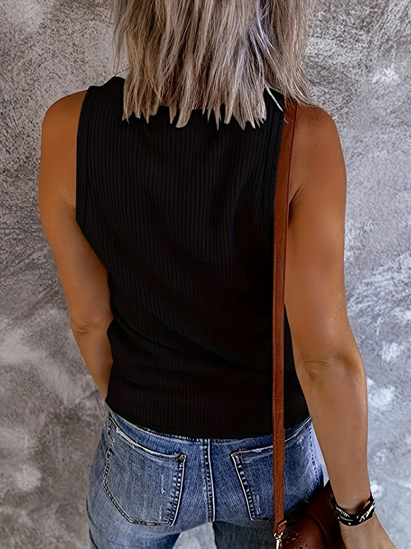 Stylish Plus Size Women's Ribbed V-Neck Button Tank Top for Everyday Chic