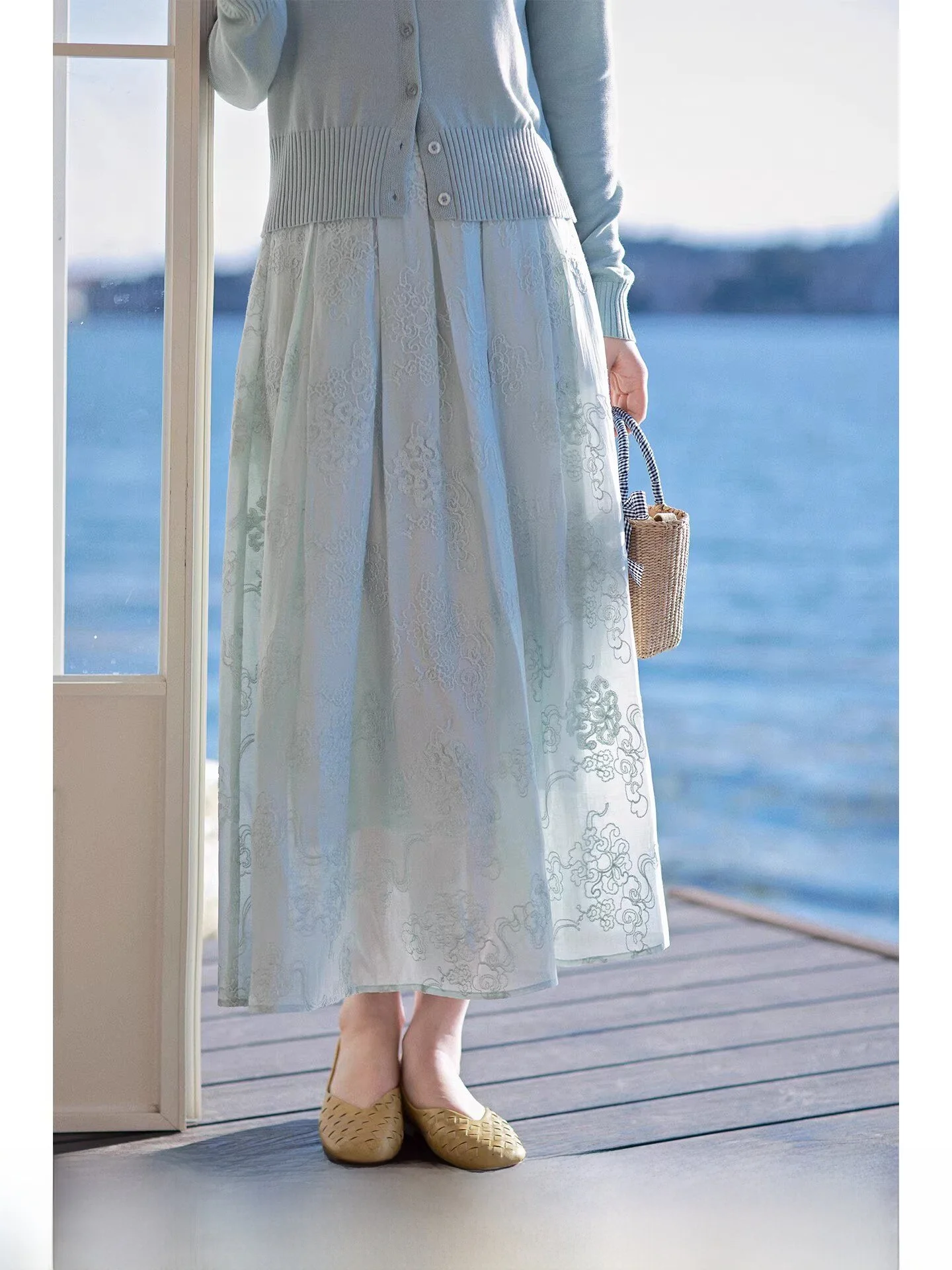 

Elegant Long Blue Embroidered A-Line Skirt Women's Midi Skirt Design Spring 2026 Commute Style Polyester Fiber Skirt