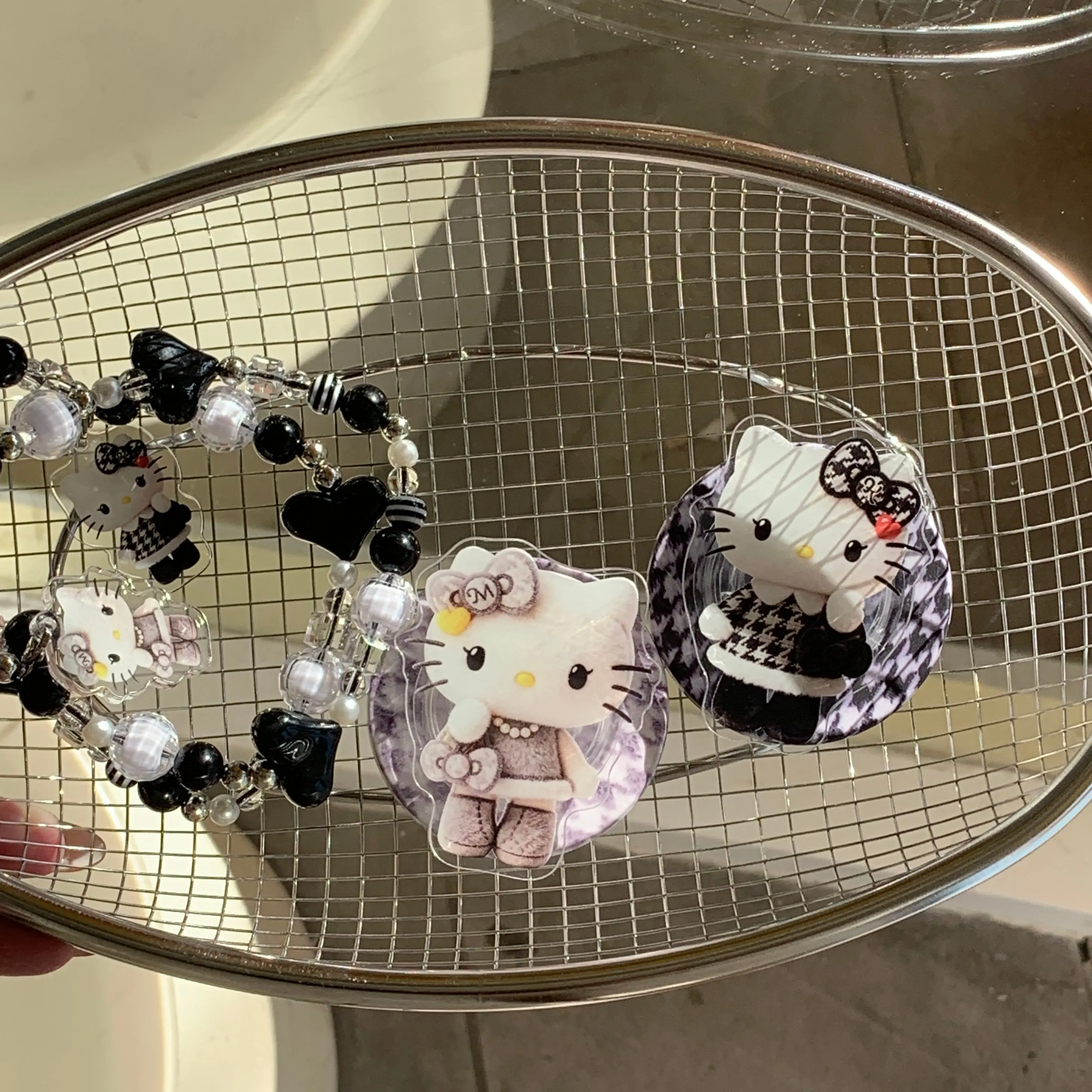 Fashionista With HelloKitty Magnetic Phone Holder For Samsung/IPhone/Magnetic Mobile Phone Case Adjustable Finger Loop Buckle