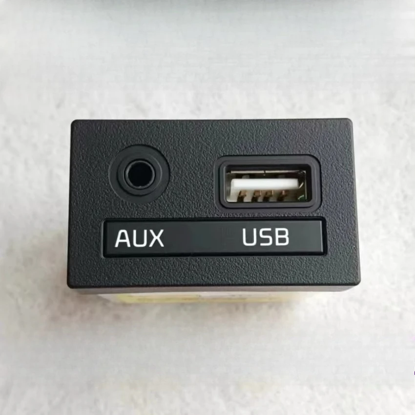 

1 шт. для Elantra, MISTRA, Soul 9, Santa Fe, Tucson: оригинальный заводской разъем AUX USB