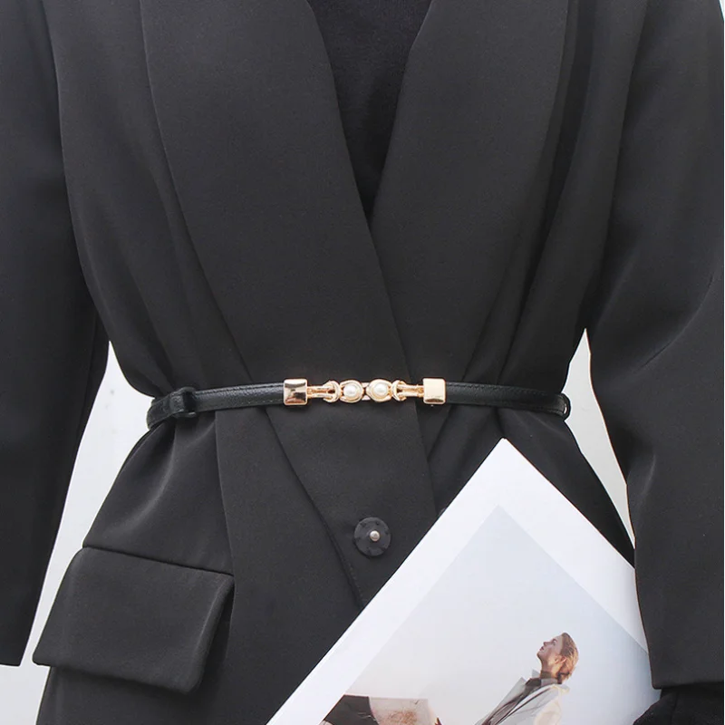 

Новые женские ремни, кожаный узкий ремень для платья, регулируемый тонкий пояс с цепочкой на талии, деловой ремень с винтажной золотой пряжкой из искусственной кожи