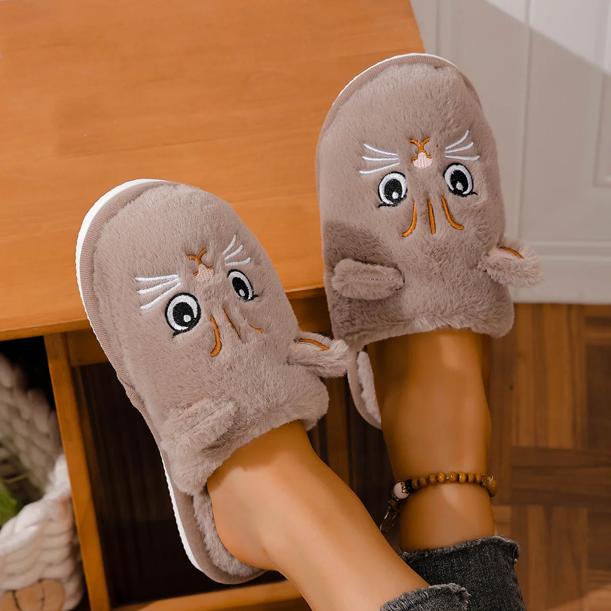 2026 Neue Damen-Plüsch-Katzenpantoffeln, Winter-Warm-Hausschuhe, Weiche EVA-Sohle, Rutschfestes Design – Detail 11