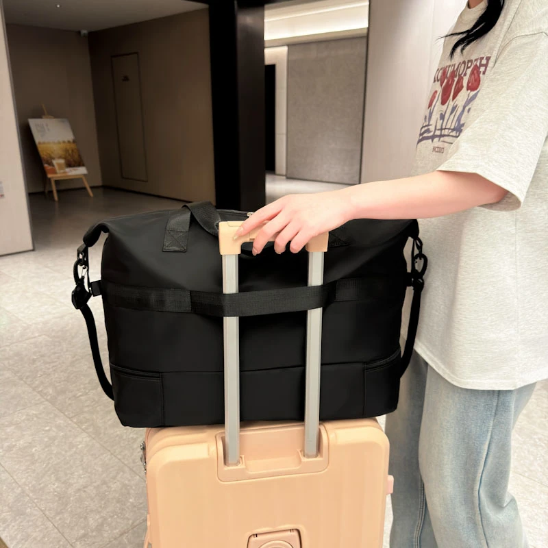 Travel Bag Clothes Storage Bag Coach Bag Large Capacity Luggage Bag Luxury Designer Storage Bag Shoulder Bag