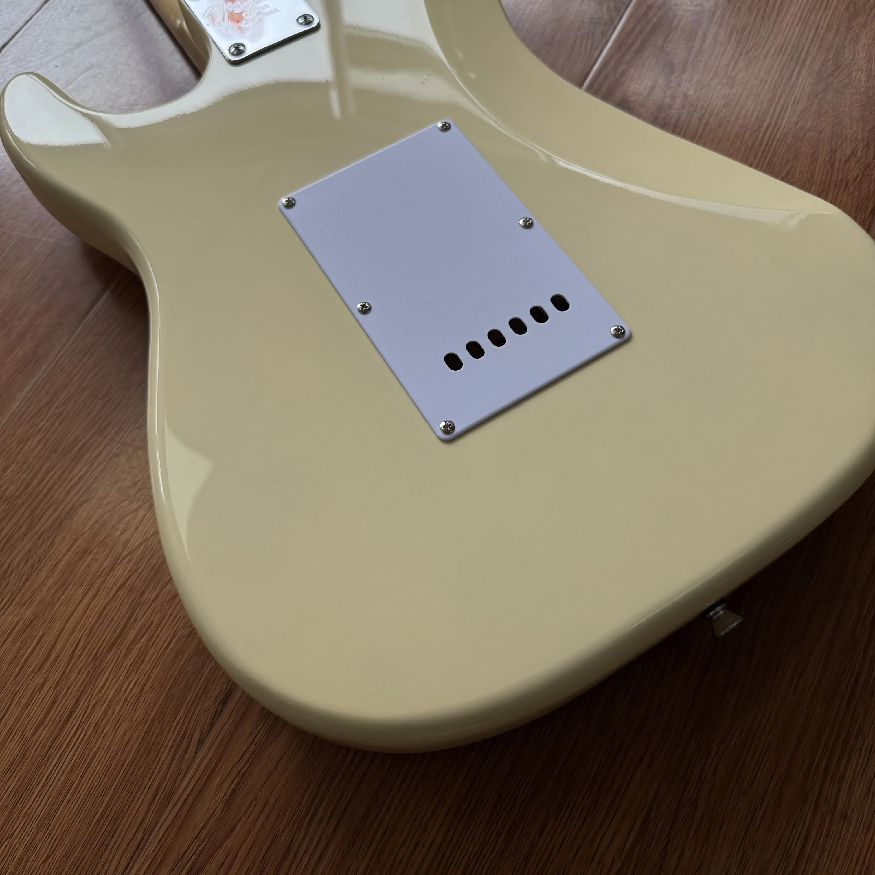 Electric Guitar ST With SSS Pickups Cream White Gloss Body Maple Fingerboard Ideal Christmas Gift Available In Stock - view 2