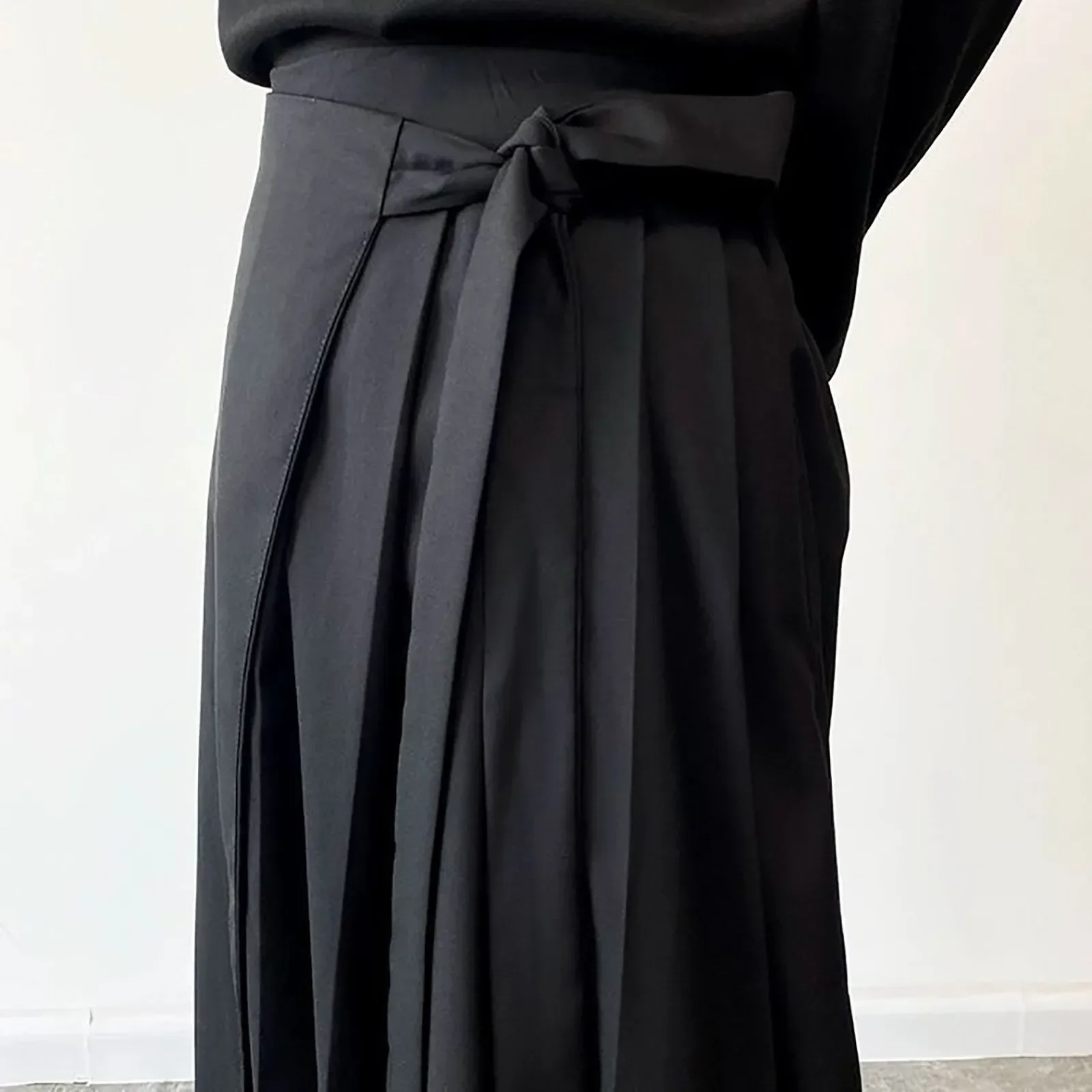 Retro Dark สไตล์ผู้ชายกระโปรงกางเกงขากว้างแฟชั่น Baggy กางเกง Kendo Culottes สีทึบ LACE-up ชายกระโปรงกางเกงญี่ปุ่น