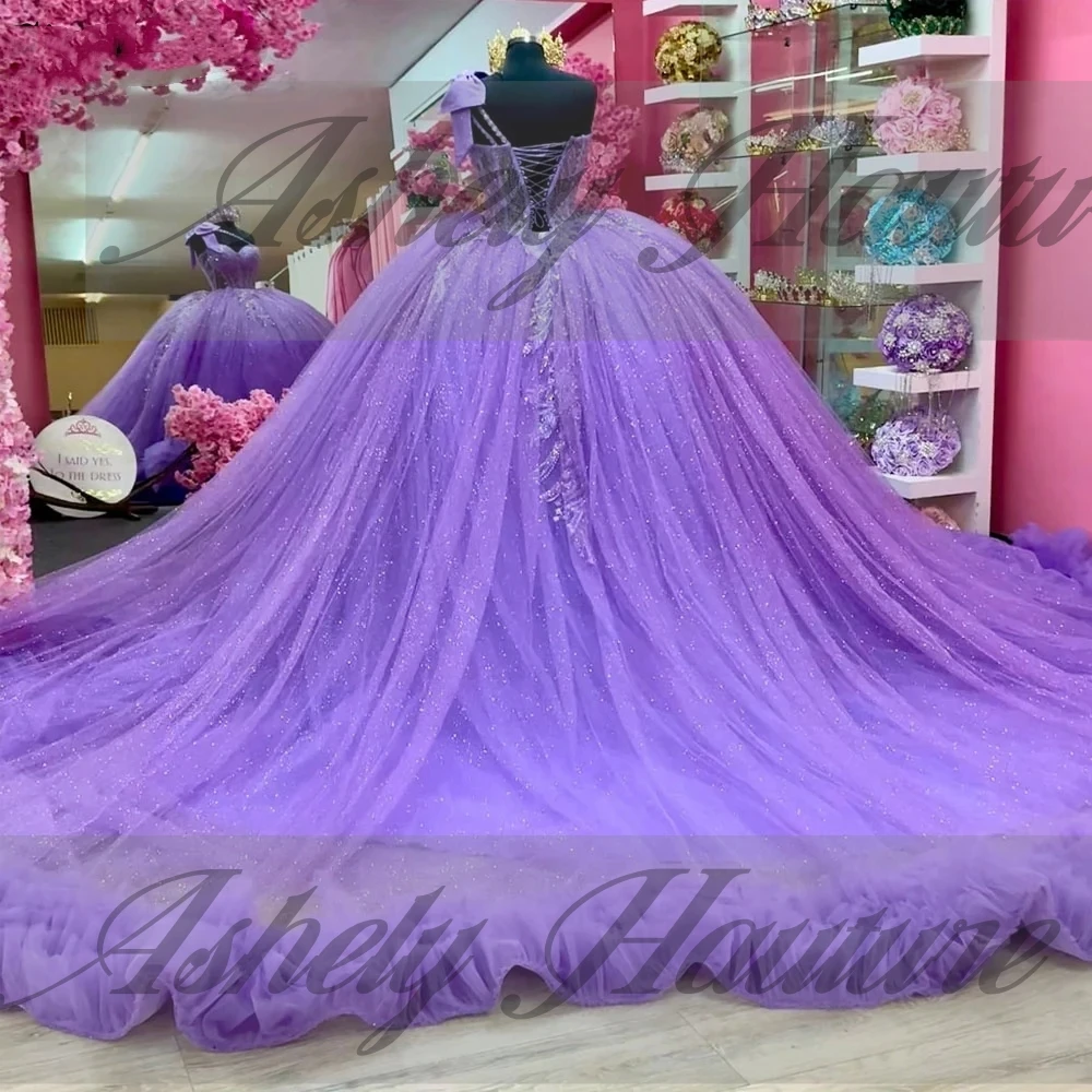 Robes de Quinceanera personnalisées lavande pour filles de 15 à 16 ans, asymétrique épaule dénudée, perles appliquées, robe de bal à volants, robe de bal, 2025