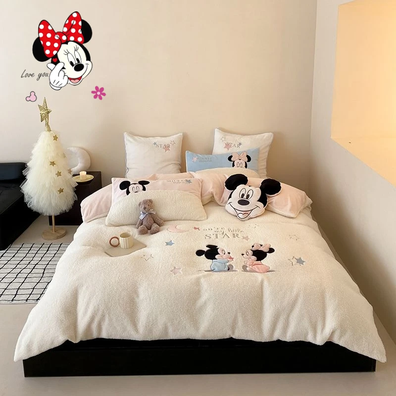 

Милое постельное белье с рисунком Микки и Минни Диснея, креативное персонализированное зимнее толстое простыня из кораллового флиса, пододеяльник, комплект из четырех предметов, подарок