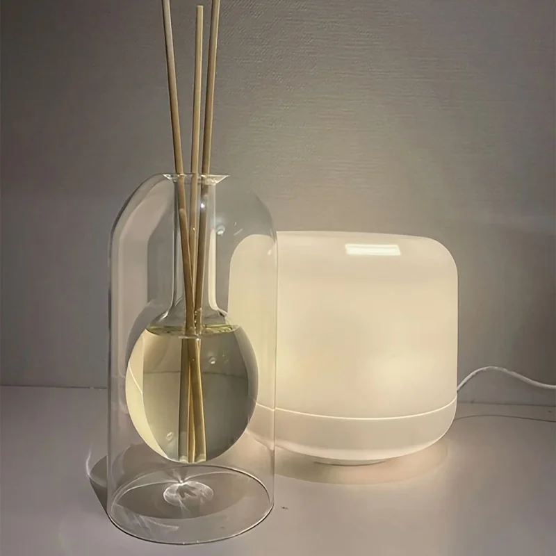 Elegant Glass Diffuser Bottle 4